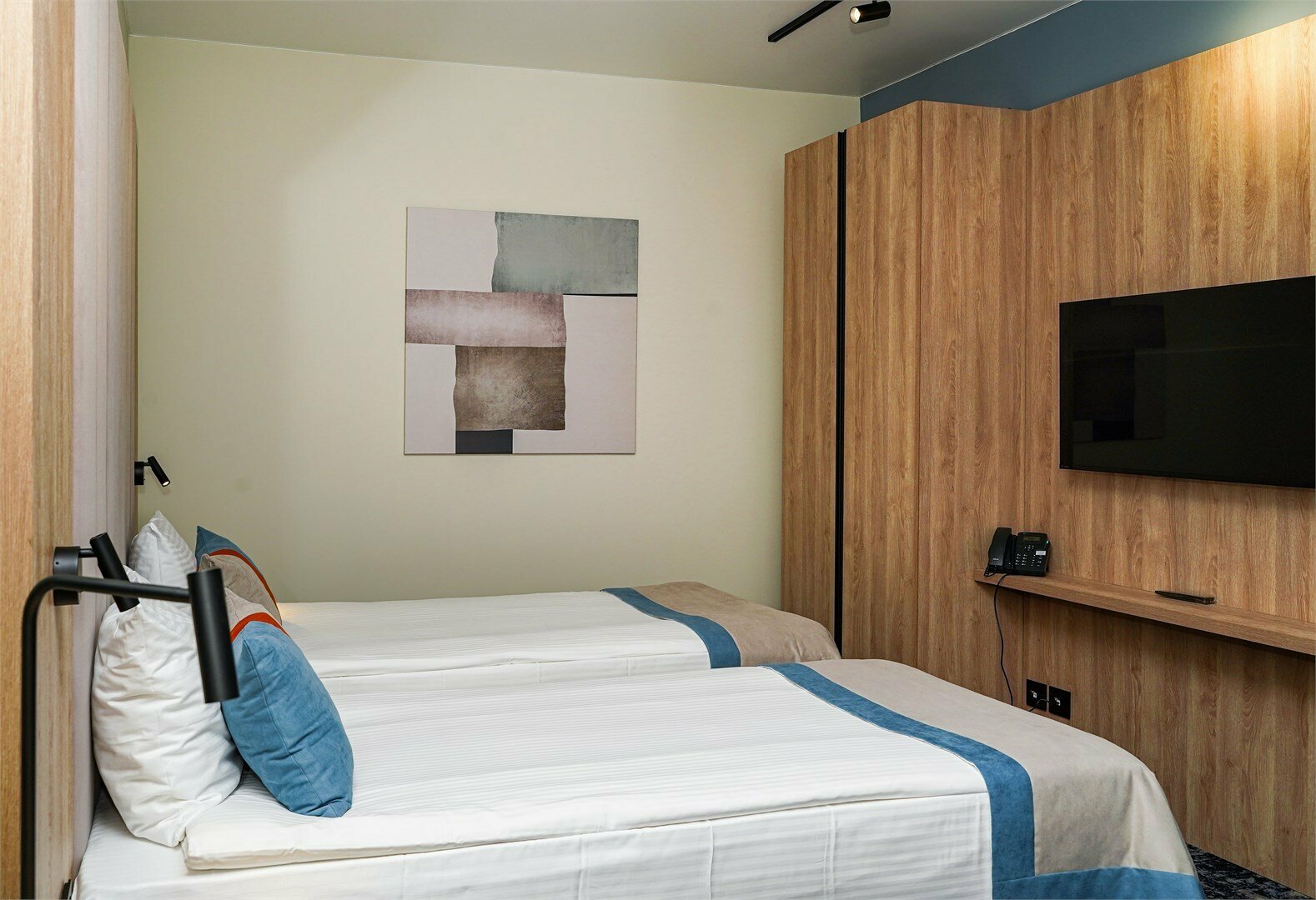 Стандарт Комфорт 2-местный с диваном