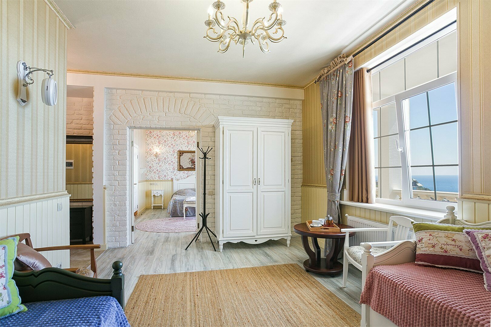 Улучшенный люкс с видом на море