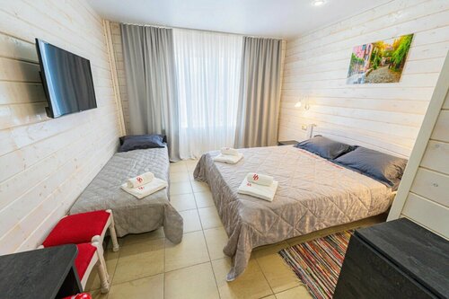 Трехместный номер с видом на горы