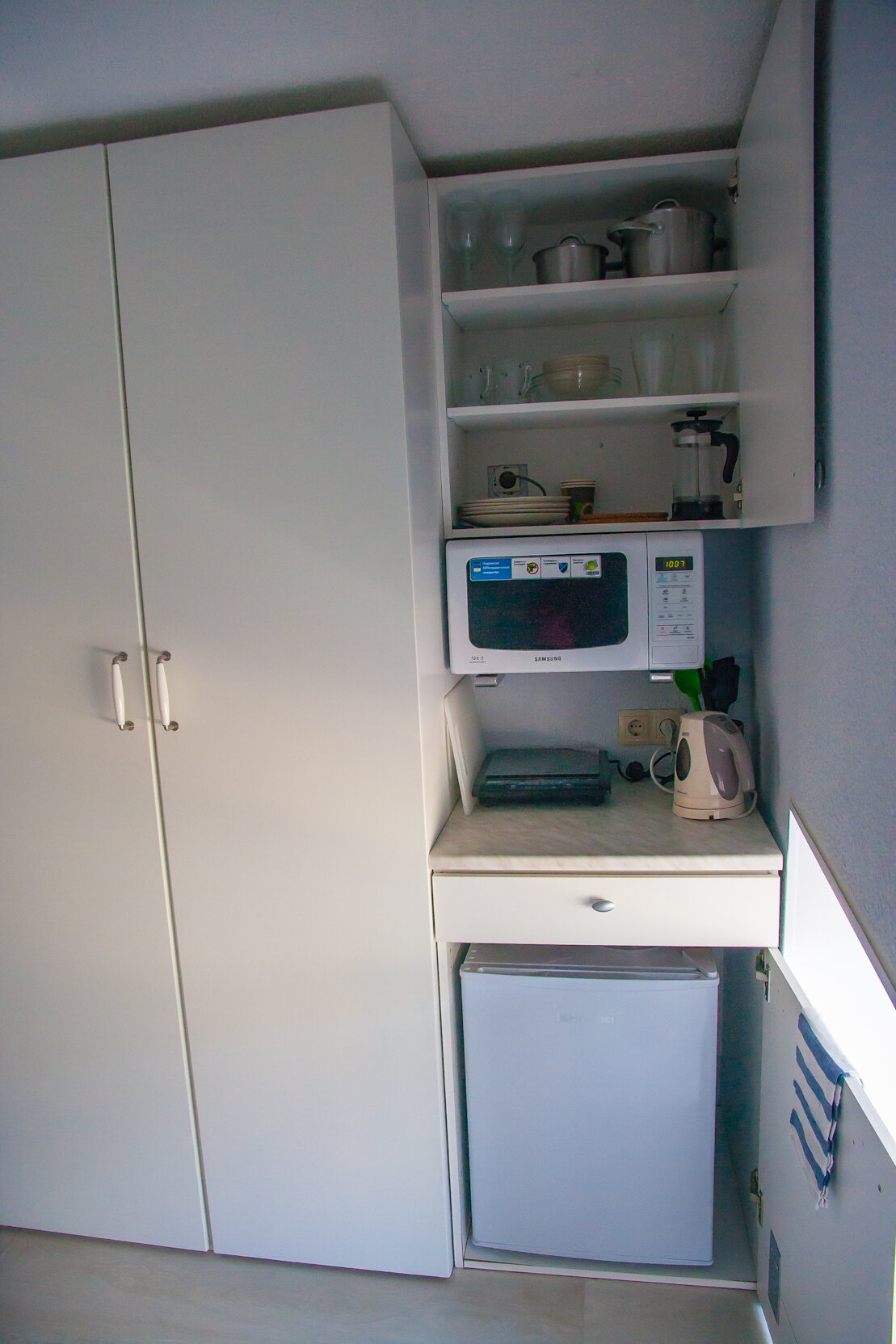 Двухместный номер с 1 двуспальной кроватью вид на улицу (5)