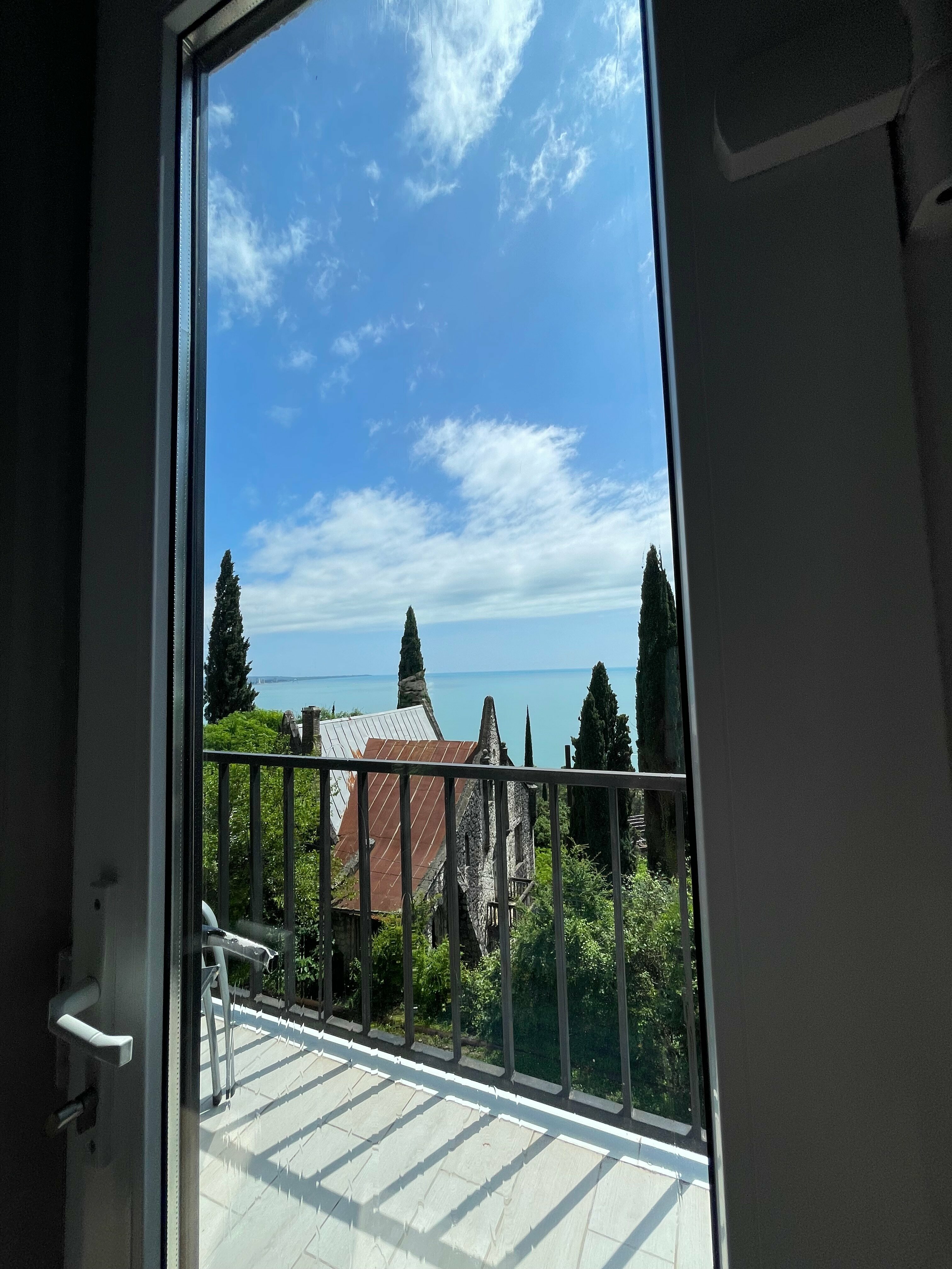 Мини-стандарт с видом на море