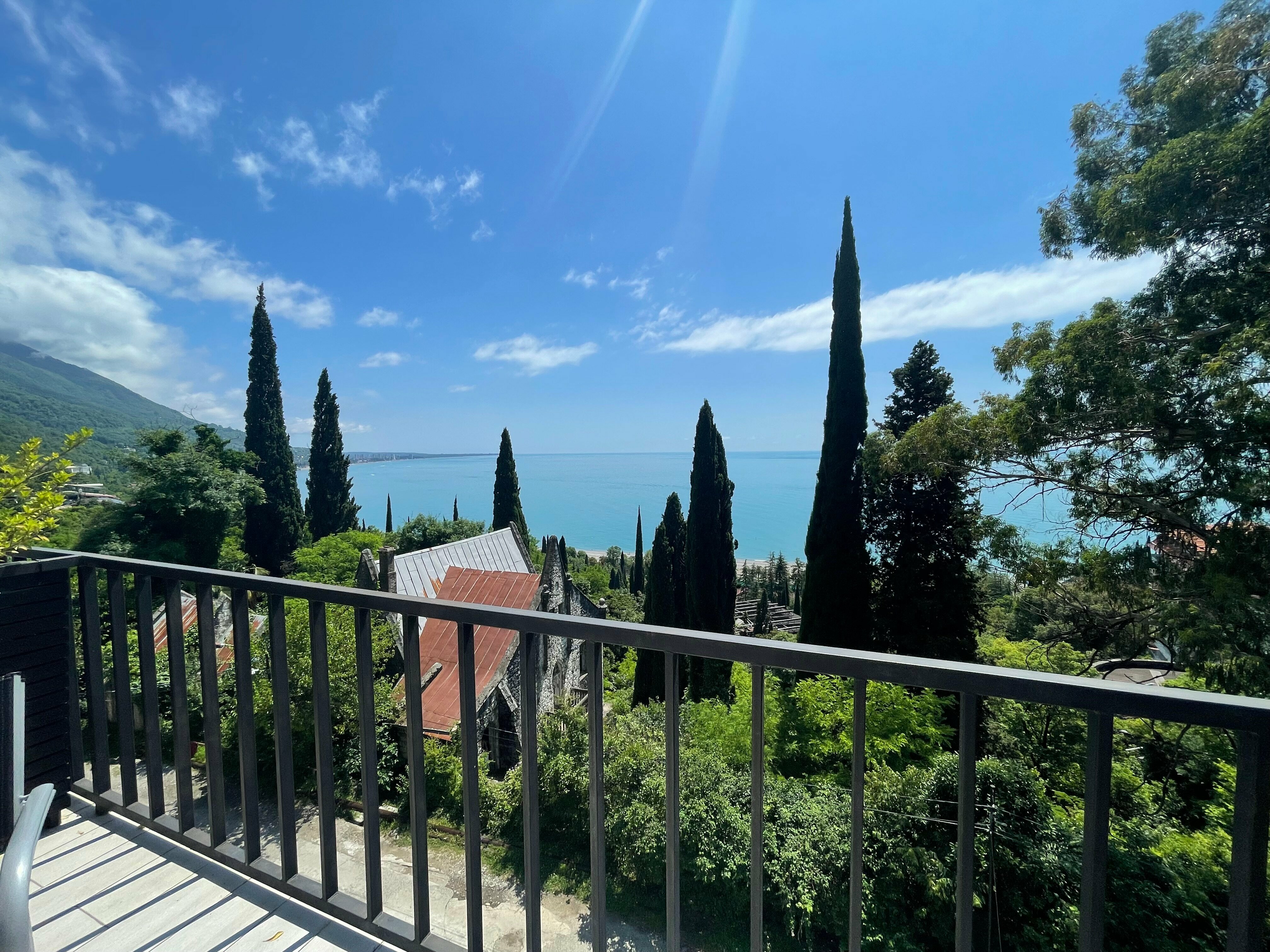 Двухкомнатный четырехместный номер с видом на море