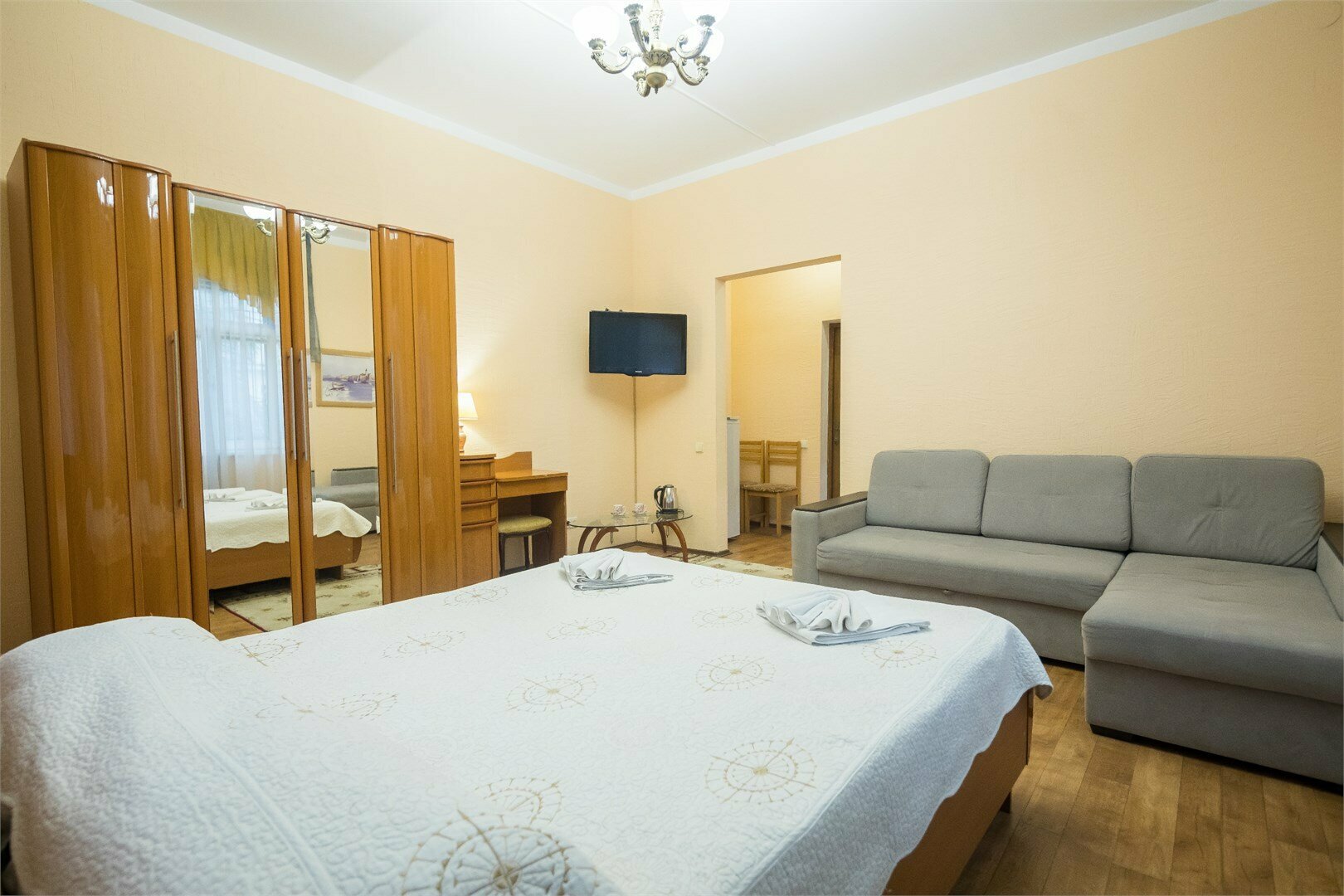 Комфорт улучшенный с двуспальной кроватью