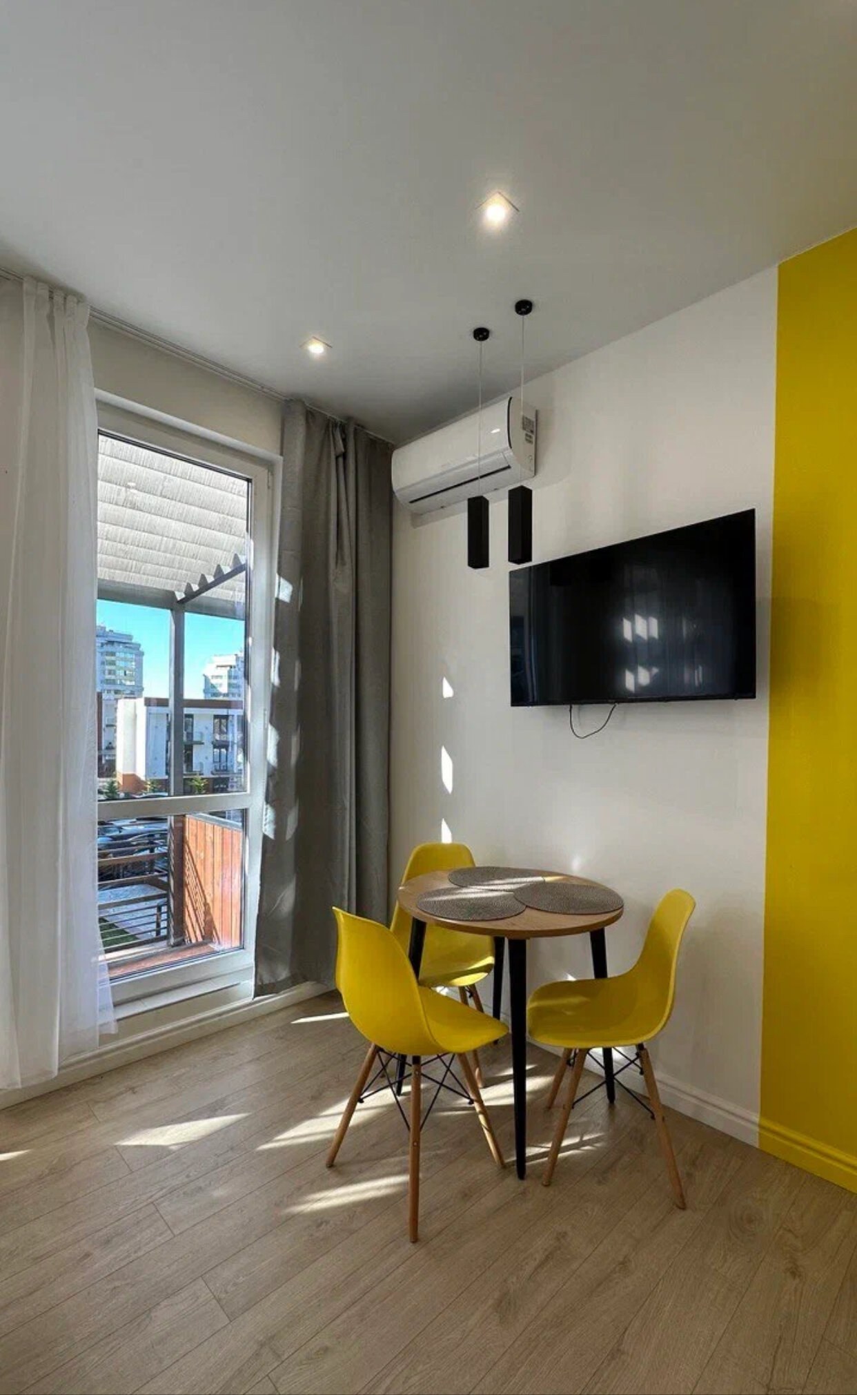 Трехместный номер с террасой