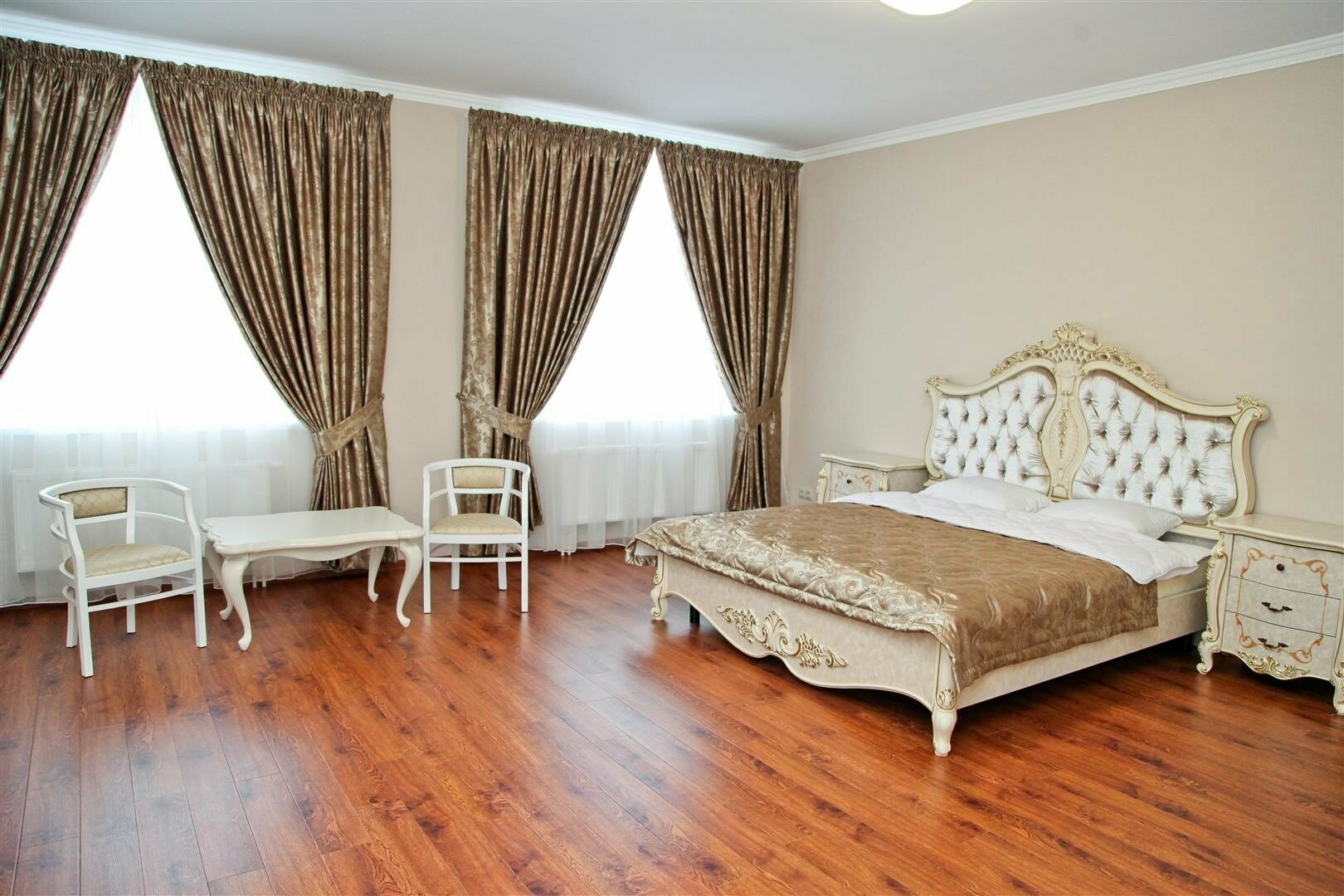 Номер люкс с балконом