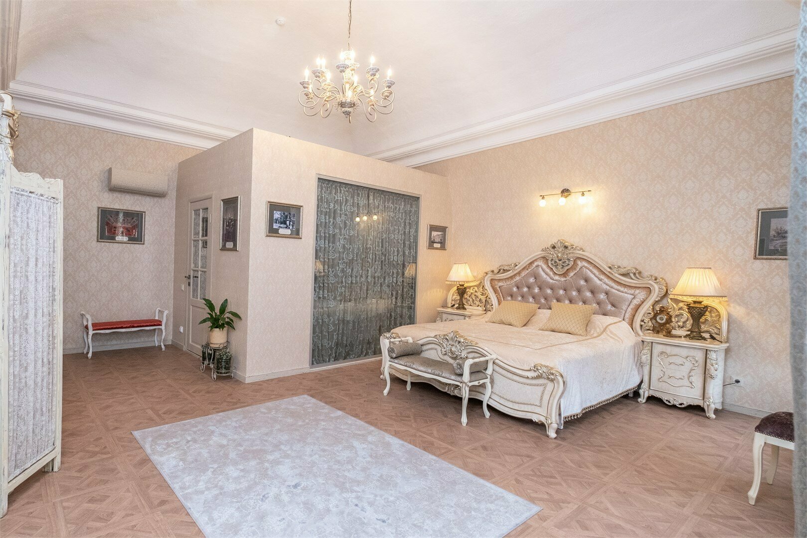 ДВОРЯНСКИЙ