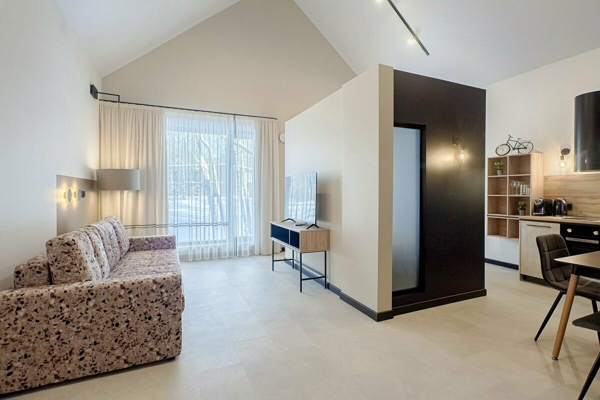 Studio с кухней и балконом