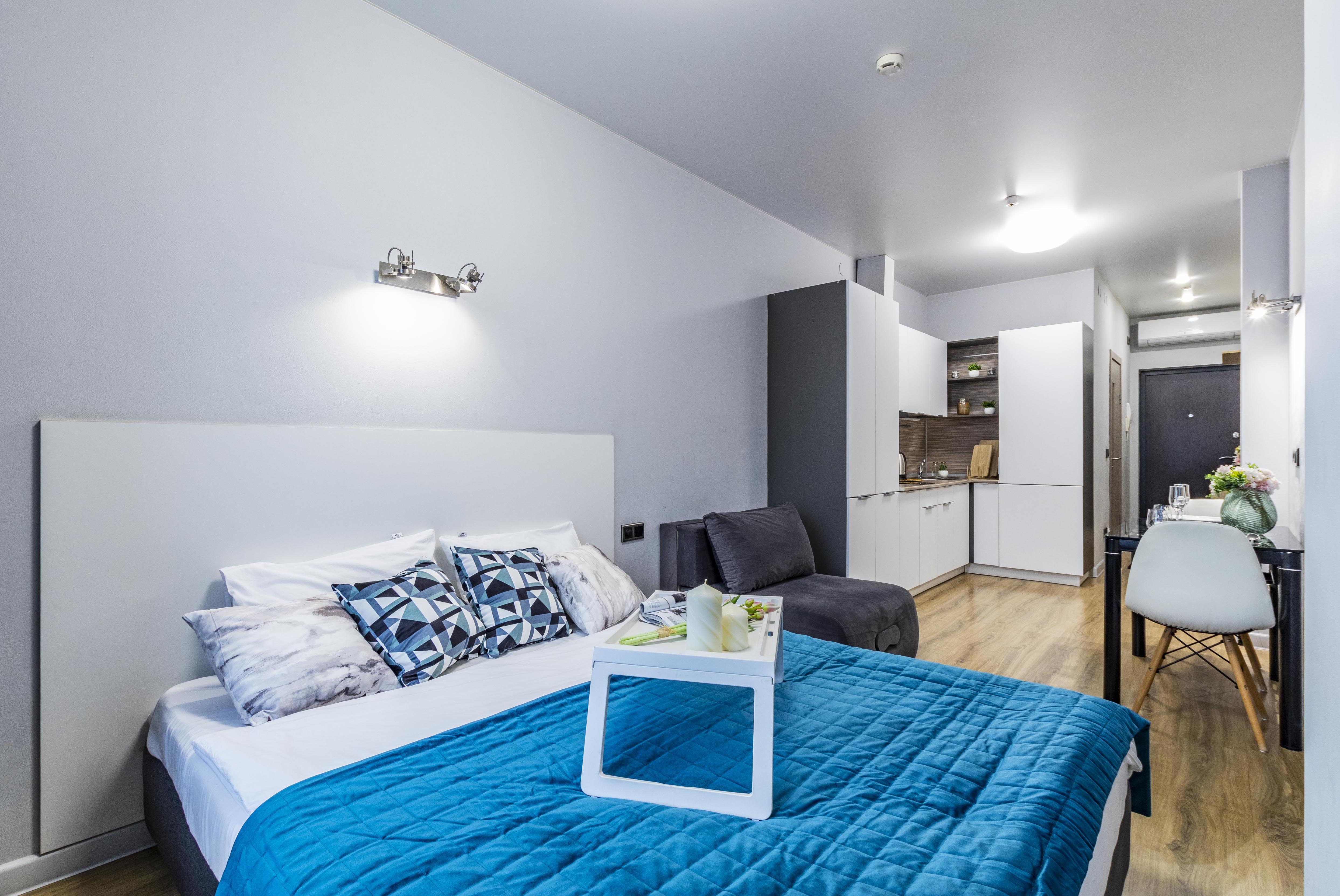 11. Трёхместный номер с видом на город (13)