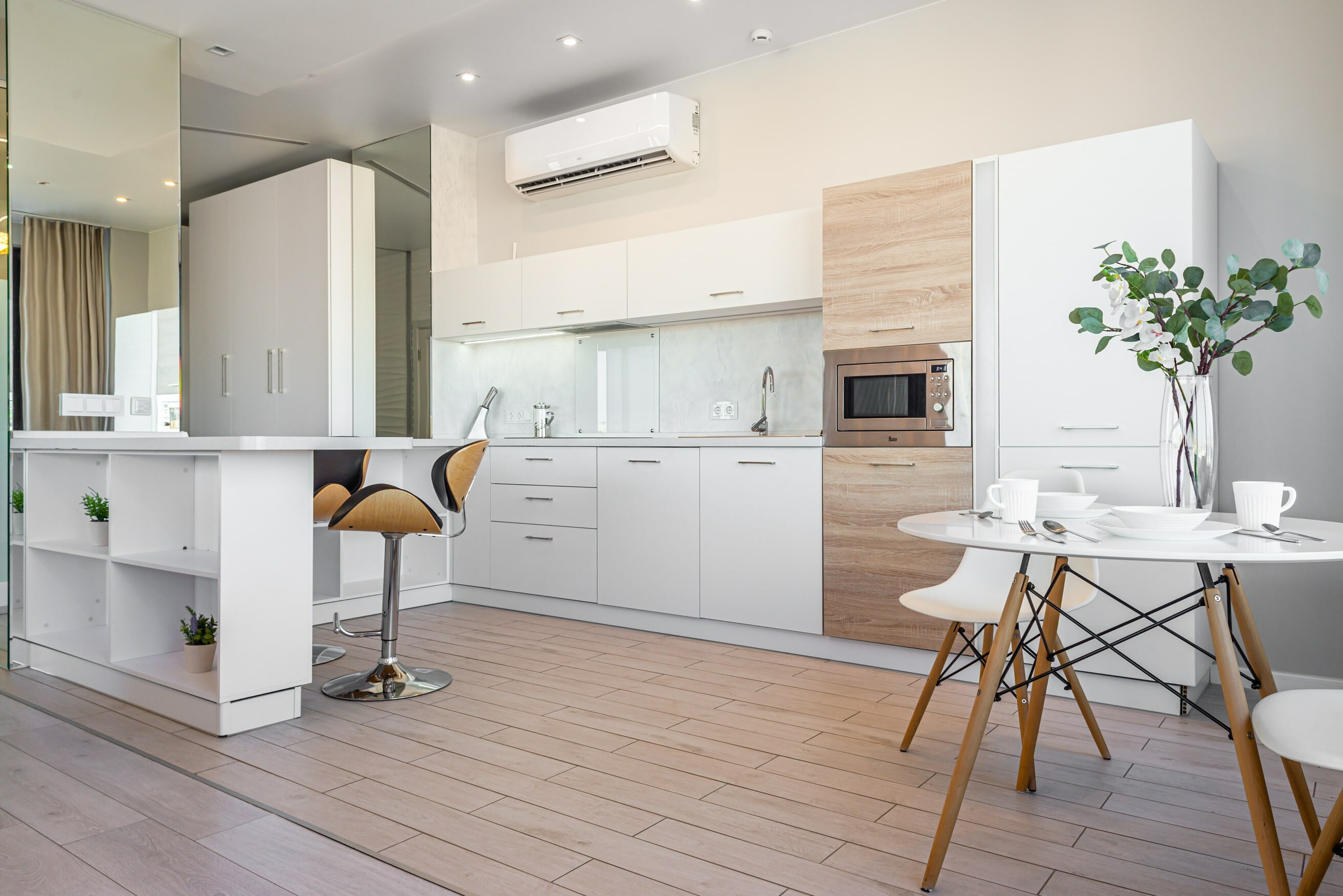 14. Угловой люксовый апартамент с панорамным видом на город (10)