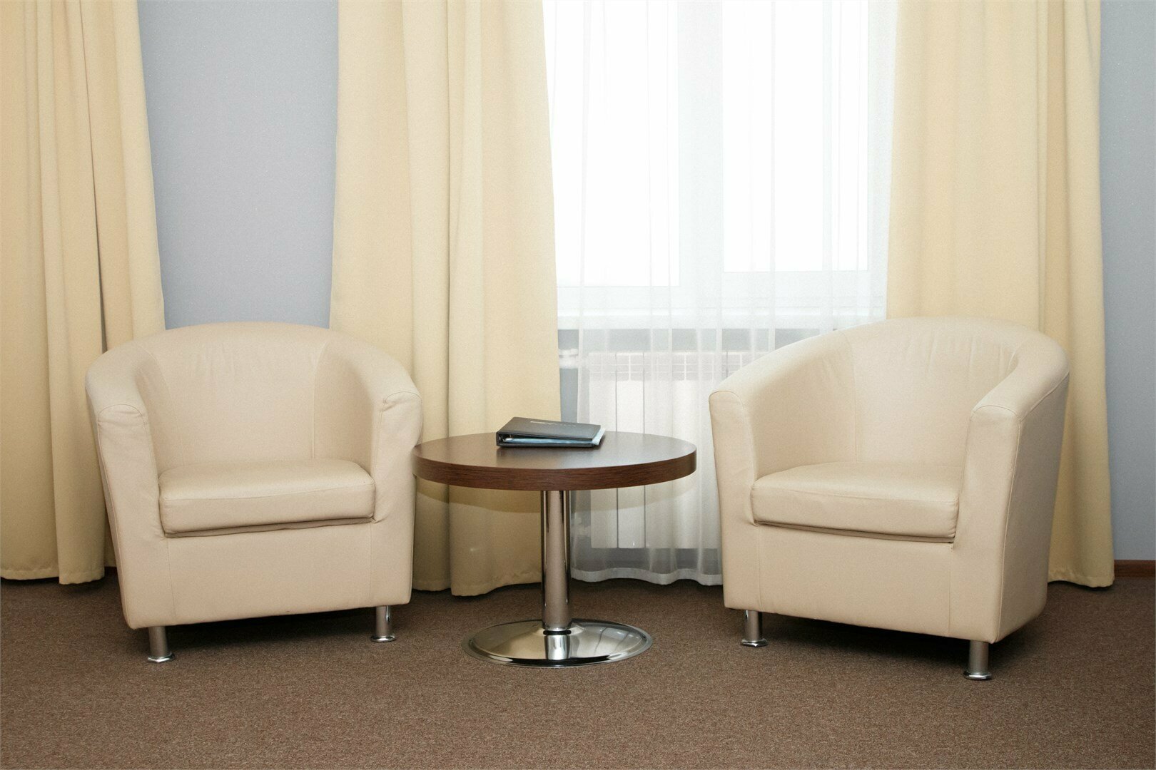 Улучшенный двухместный номер с 2 отдельными кроватями