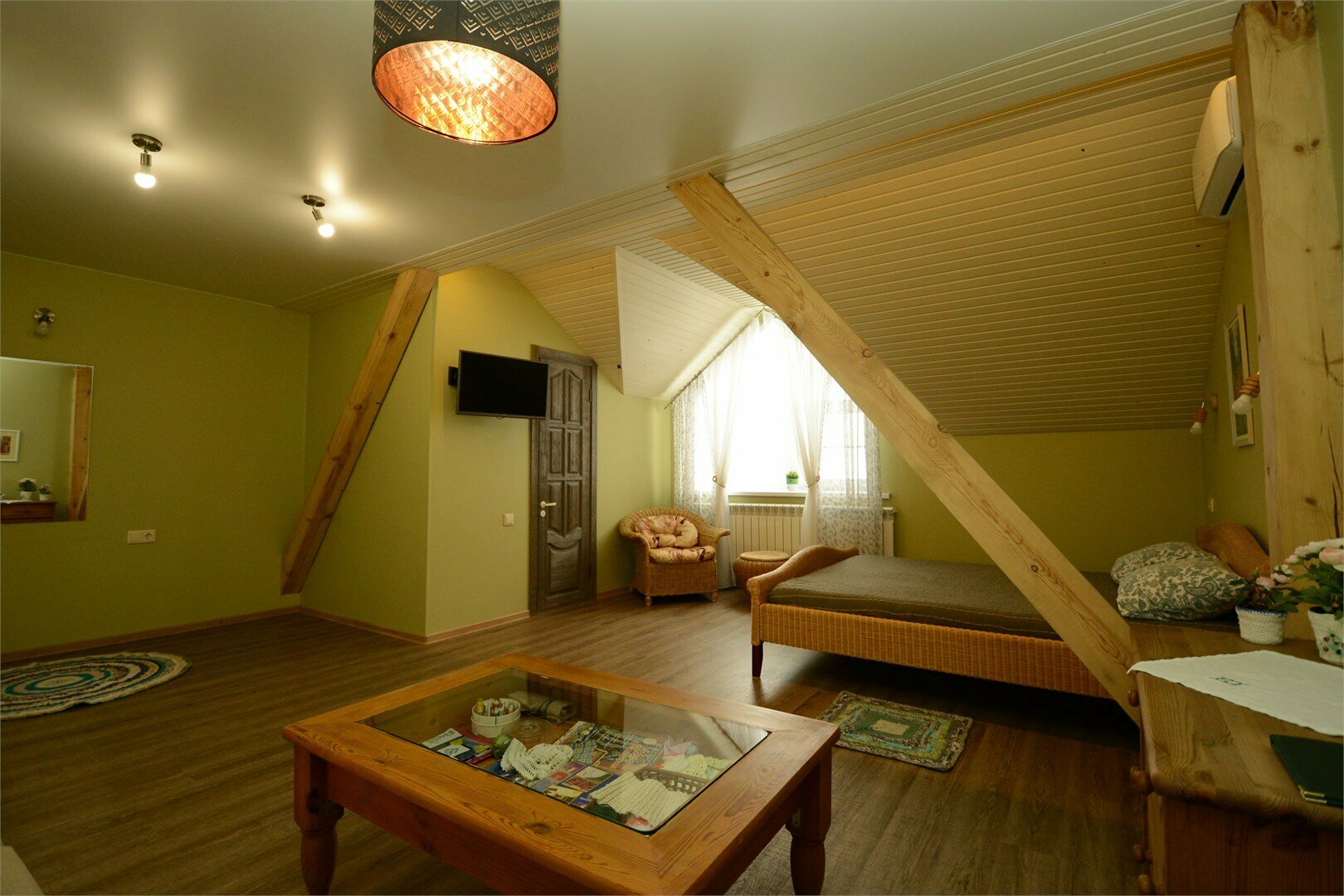 Cемейный номер с собственной ванной комнатой