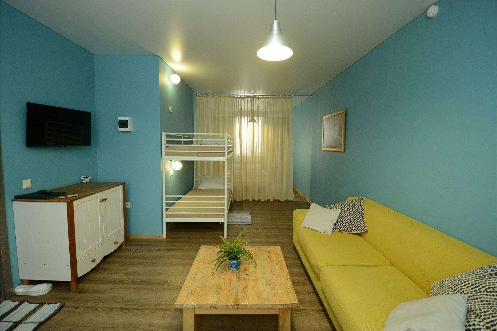 Четырехместный номер с собственной ванной комнатой