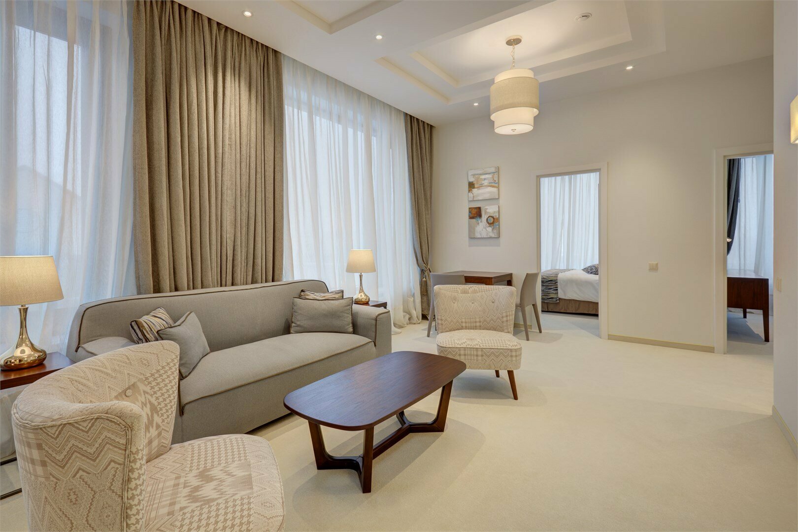 АПАРТАМЕНТЫ трехкомнатные с видом на реку