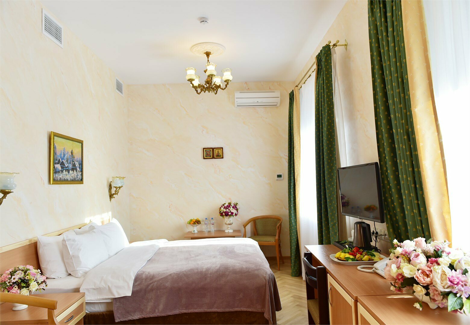 Улучшенный двухместный номер с 2 отдельными кроватями