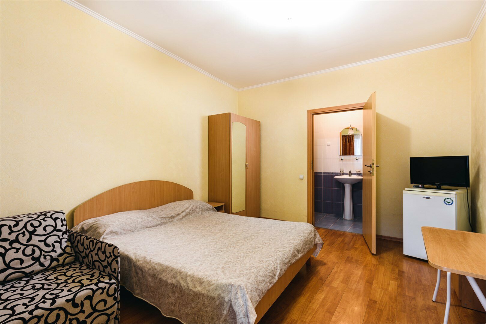 Двухместный номер с 1 кроватью — цокольный этаж