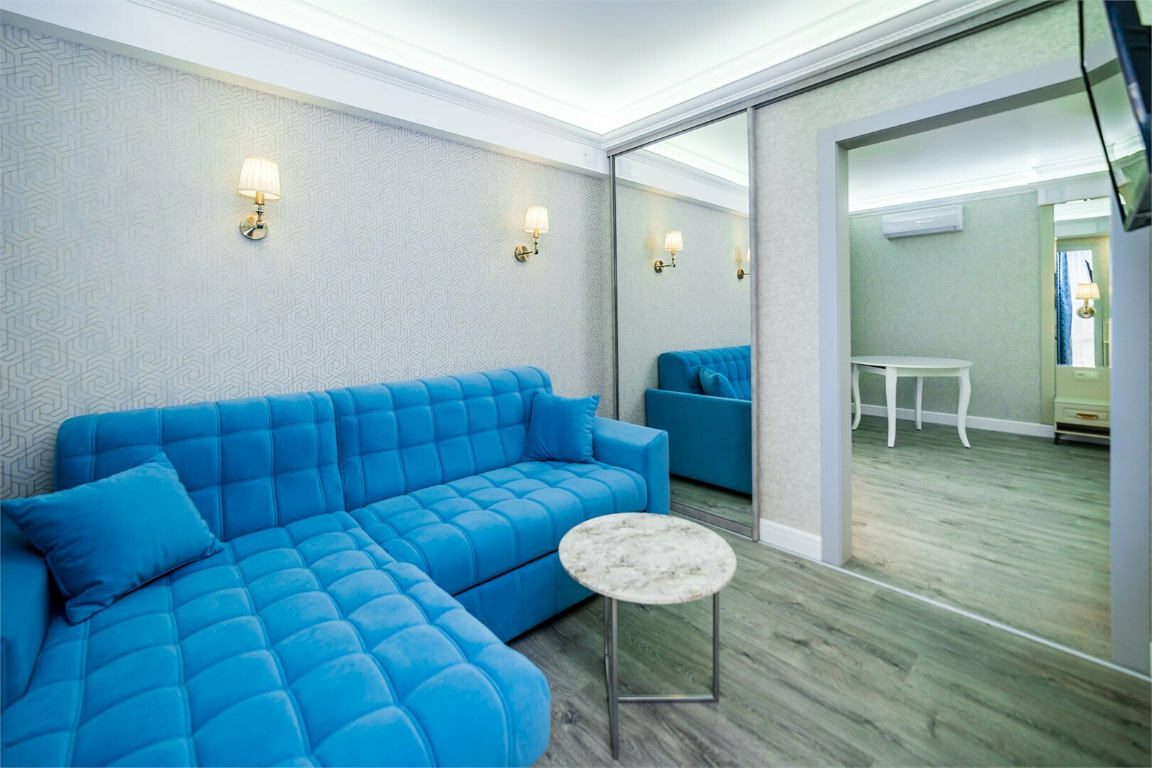 Люкс с балконом