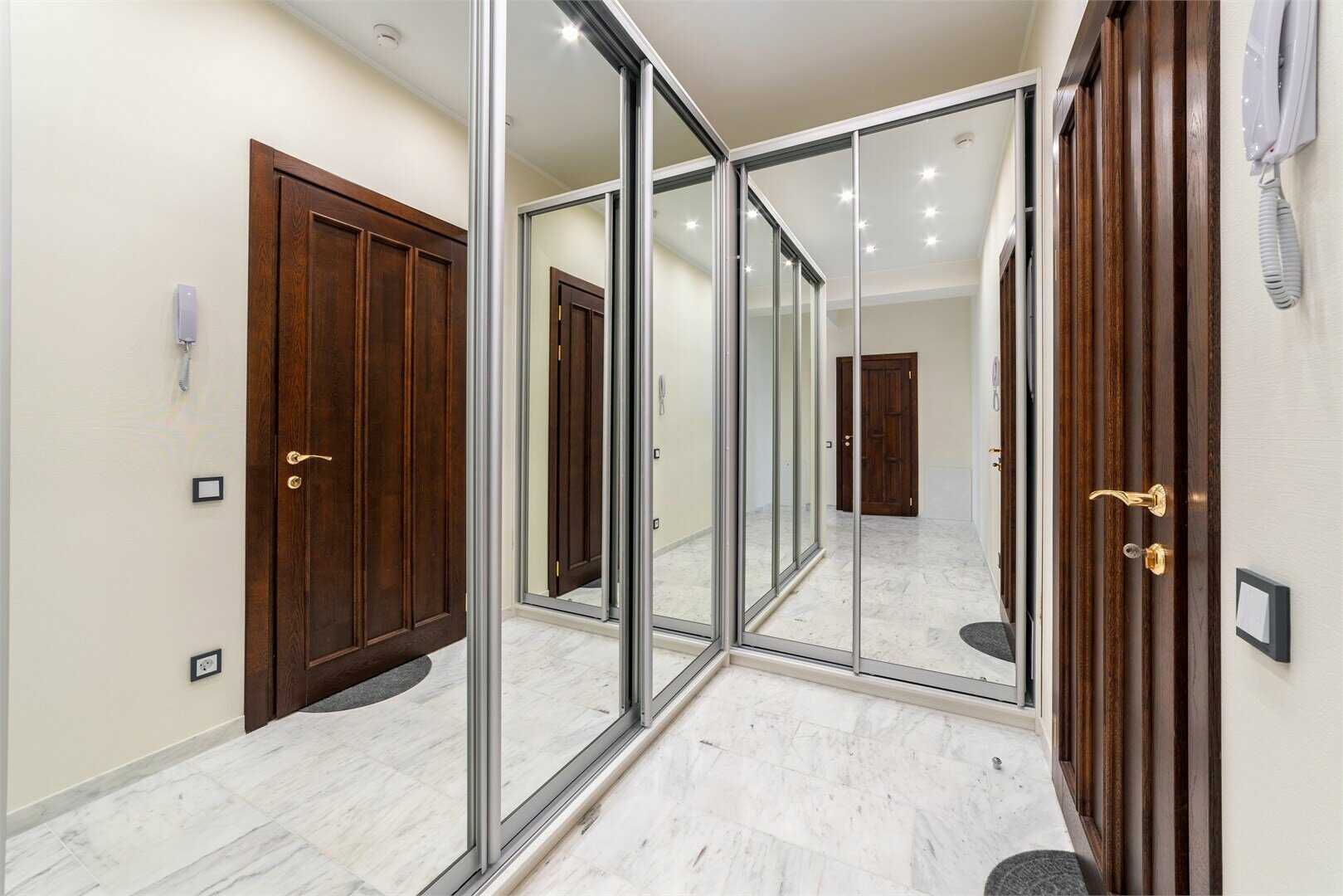 Трехкомнатная квартира с двумя спальнями