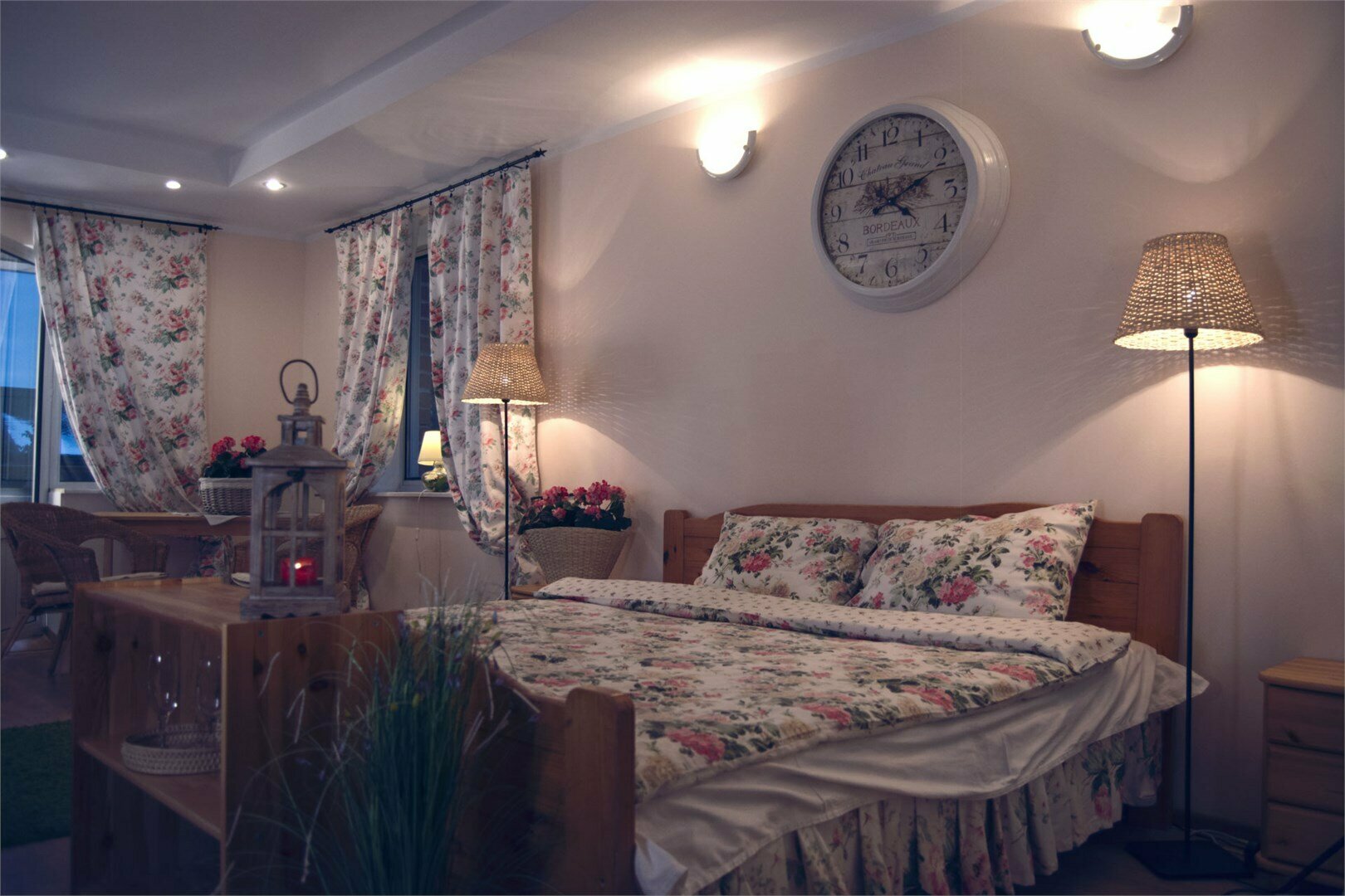 Улучшенный номер с кроватью размера «king-size» (ванная комната вне номера)