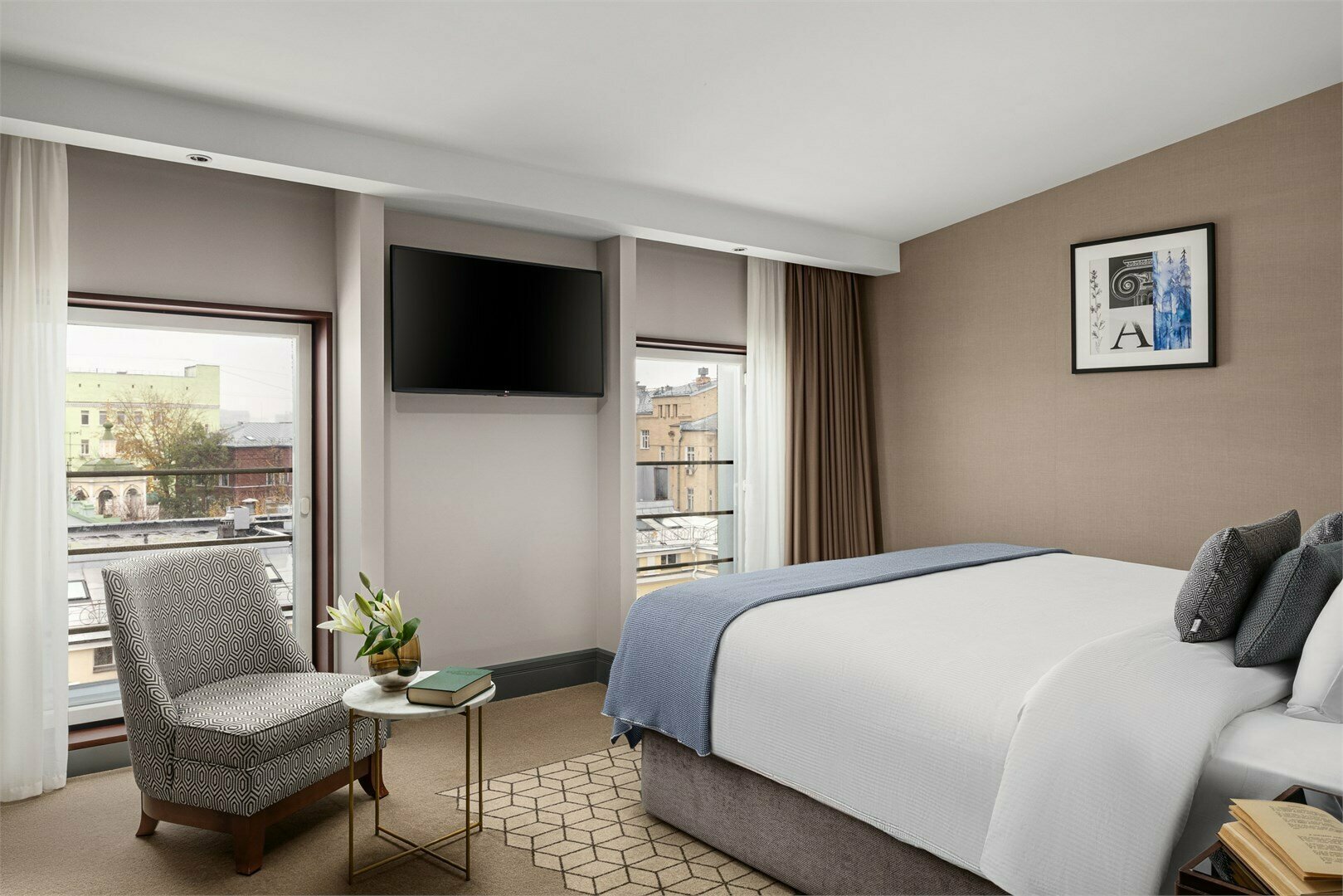 KING DELUXE CITY VIEW ROOM