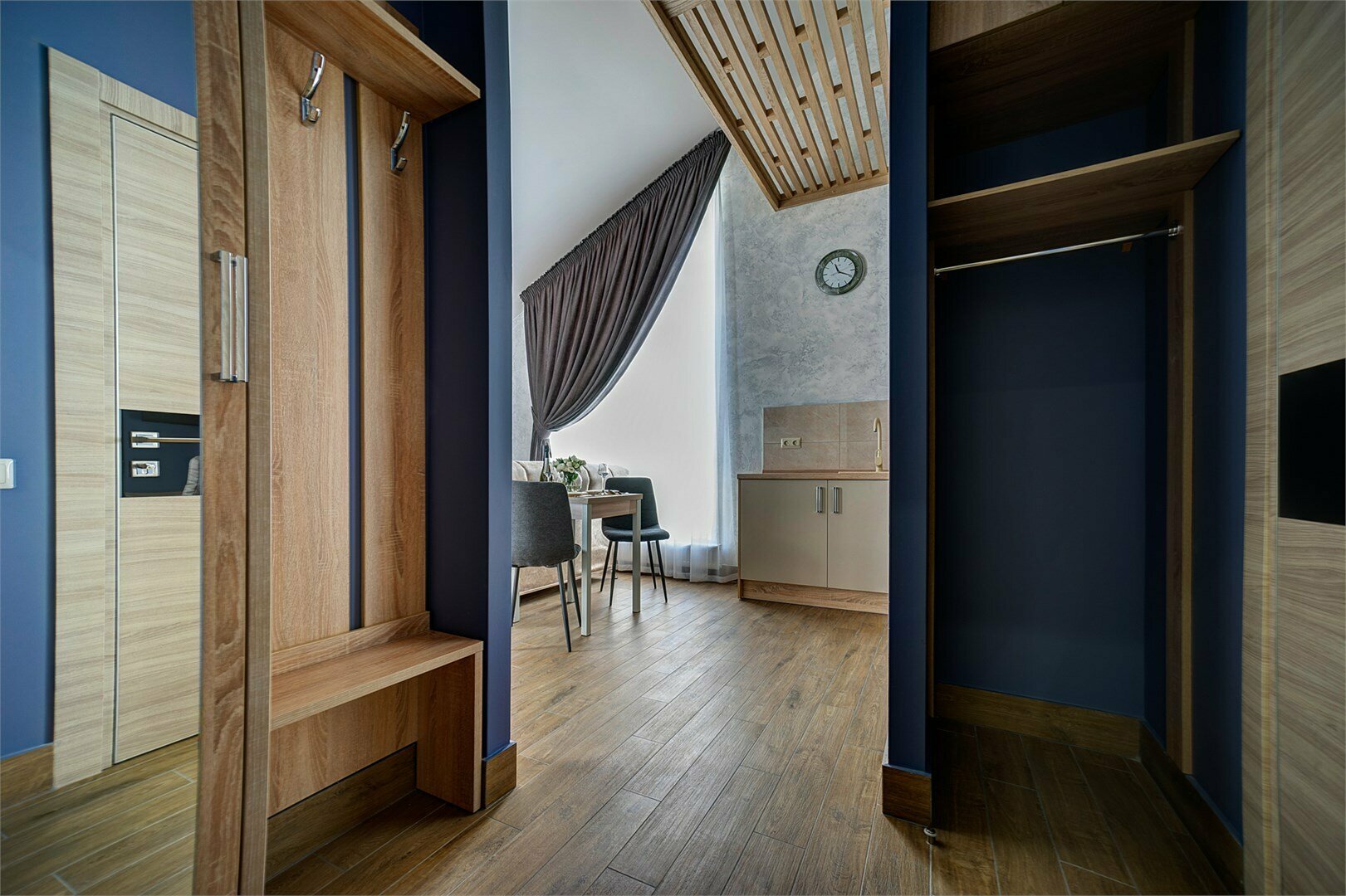 Номер первой категории Семейный с балконом