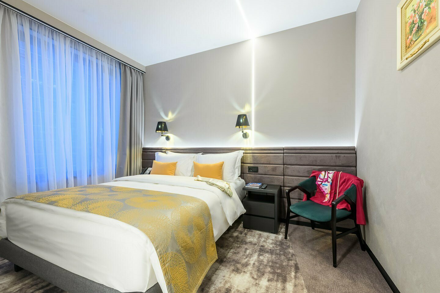 Полулюкс с одной большой кроватью