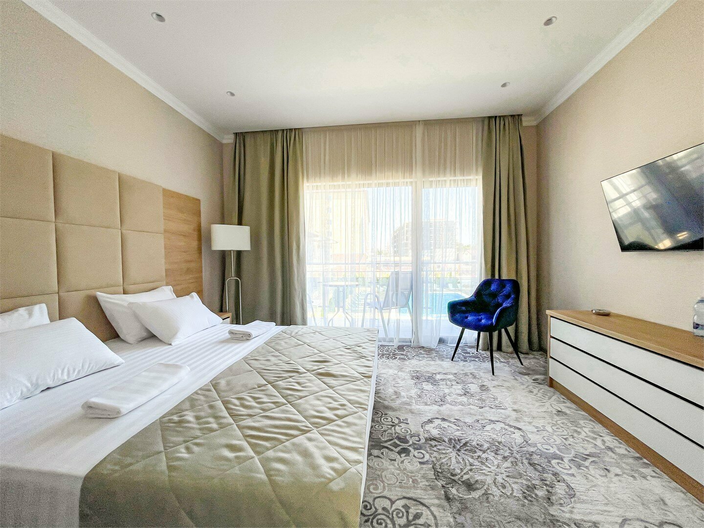 Домики с отдельным входом до 4-х человек