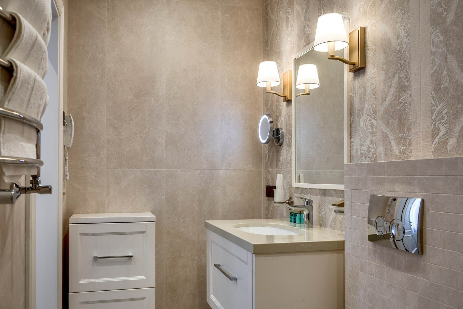 Улучшенные апартаменты с 3 спальнями №715