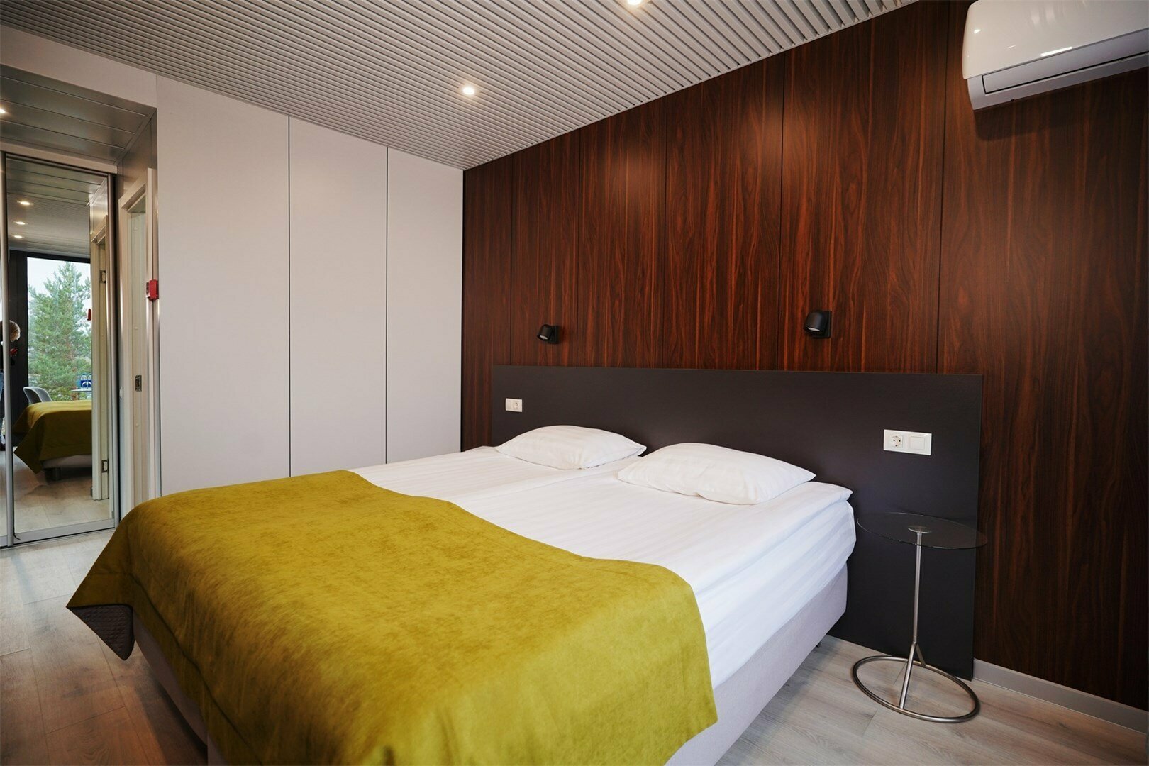 «Стандарт» с отдельным входом