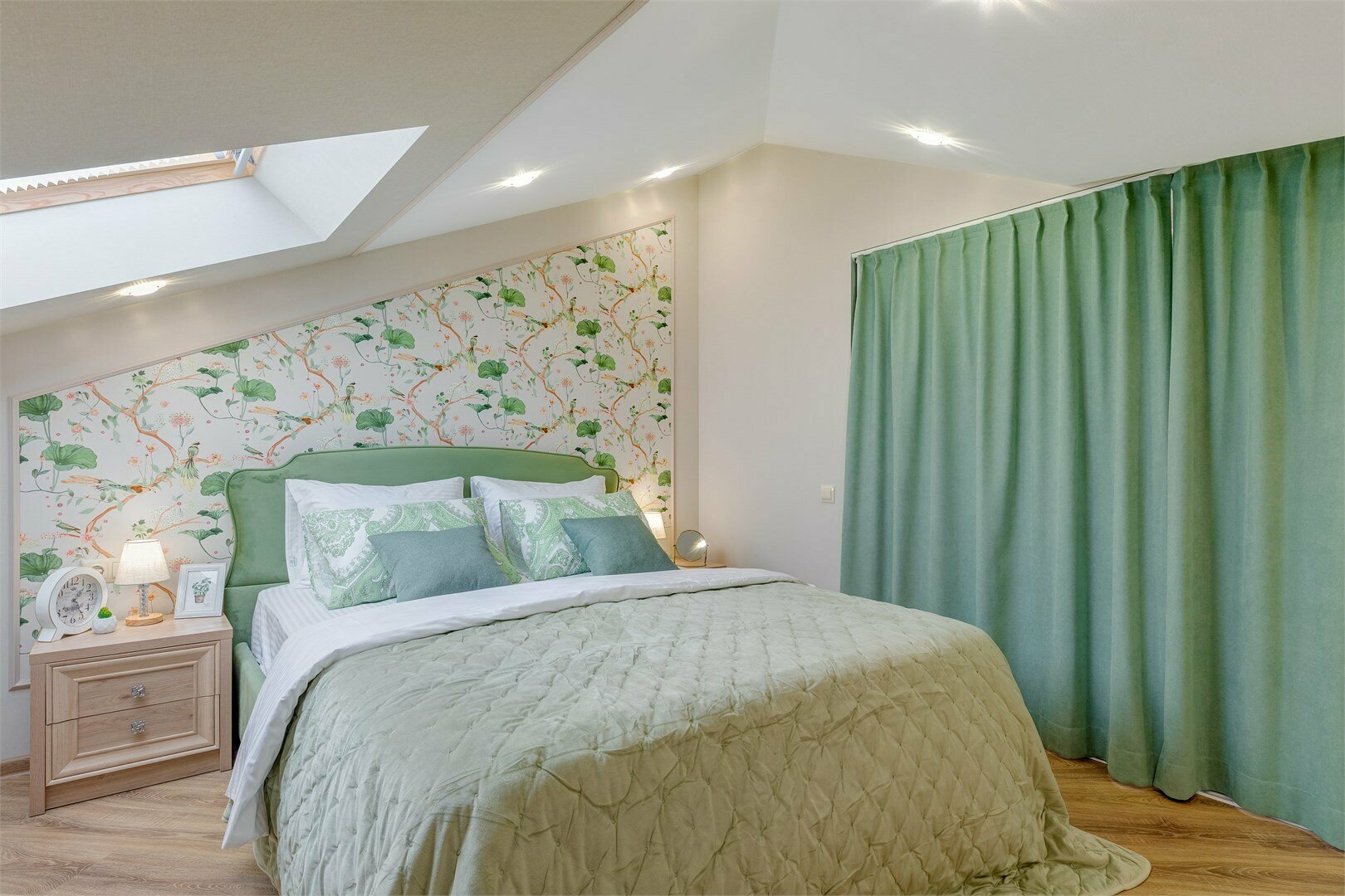 Апартаменты Люкс с джакузи (2 комнаты, 2 сан.узла, 62 кв.м)