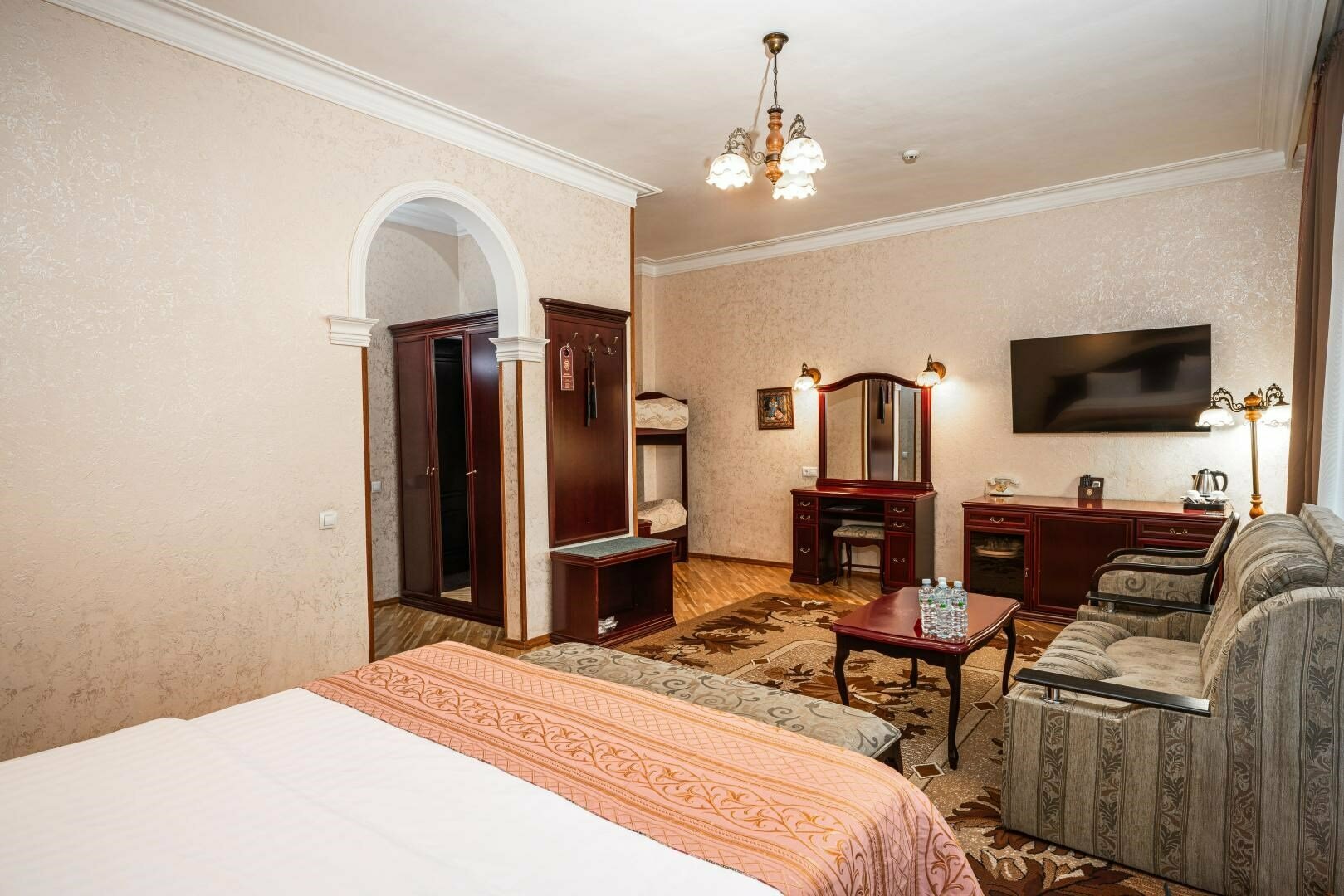 Студио с балконом