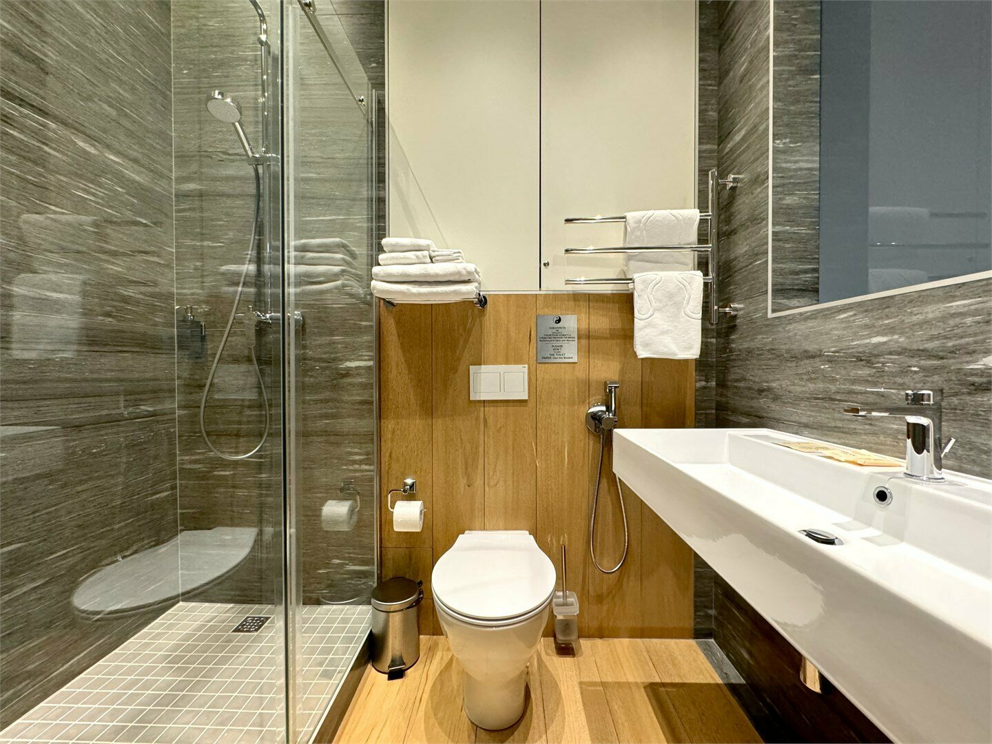 Номер - Апартамент с отдельным входом с Итальянского дворика (с 1 двуспальной кроватью или 2 односпальными кроватями)