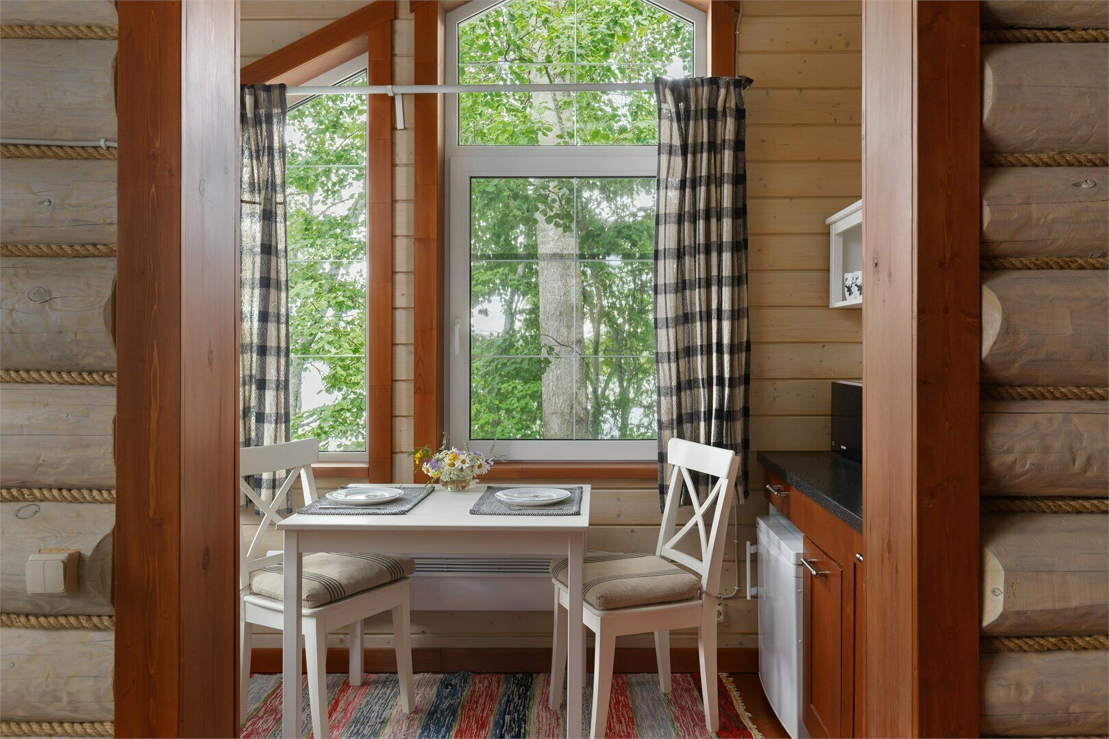 Коттедж с камином 2-х местный