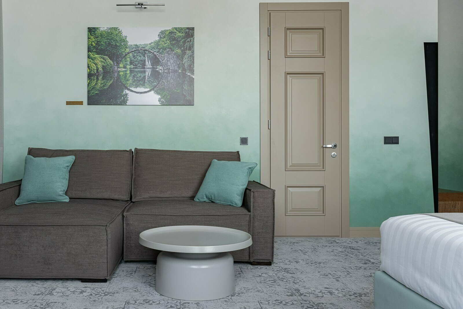 Junior Suit/ Джуниор Сюит " Между небом и землей"