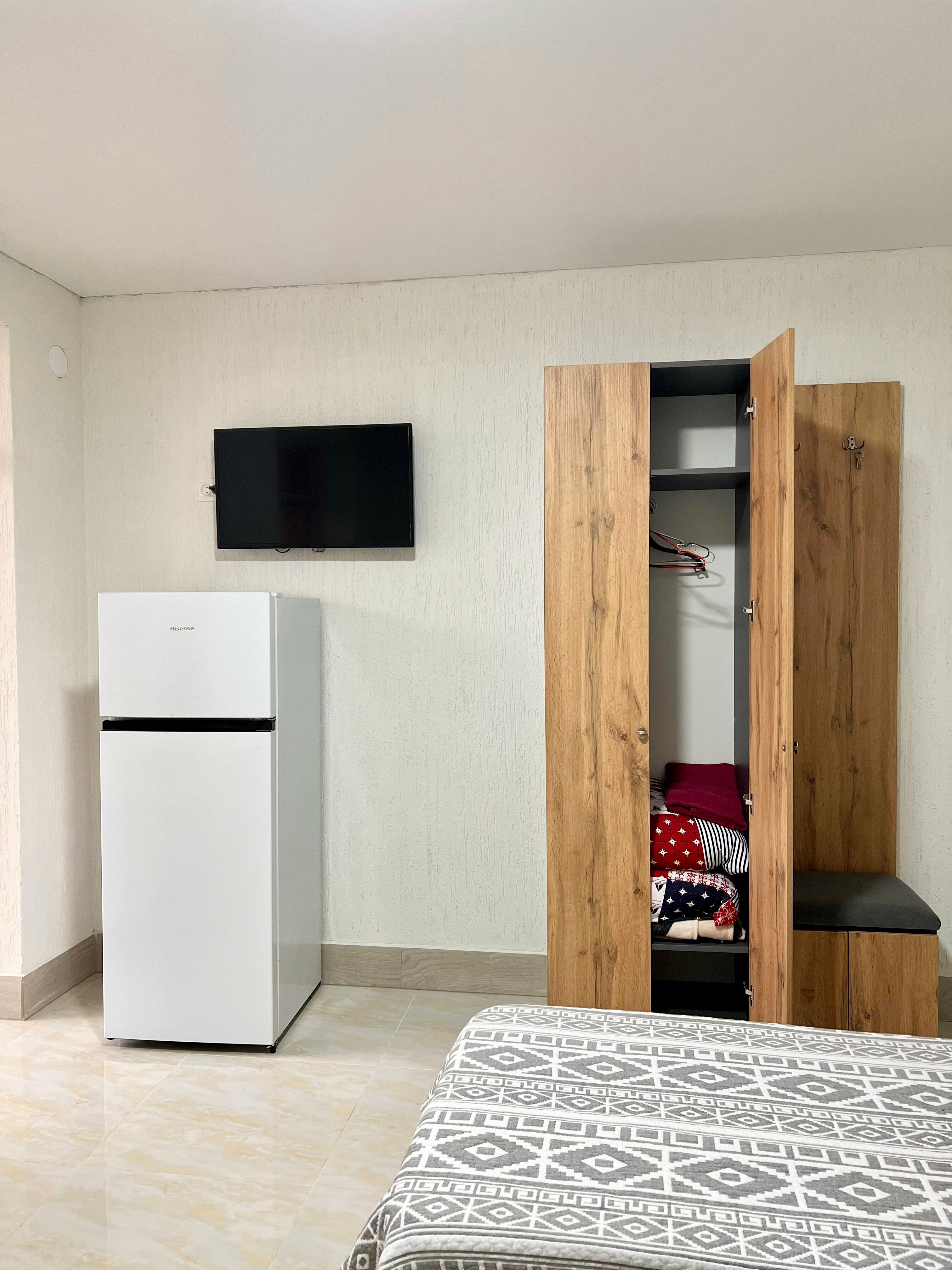 Трехместный Стандарт с двумя раздельными кроватями и диваном