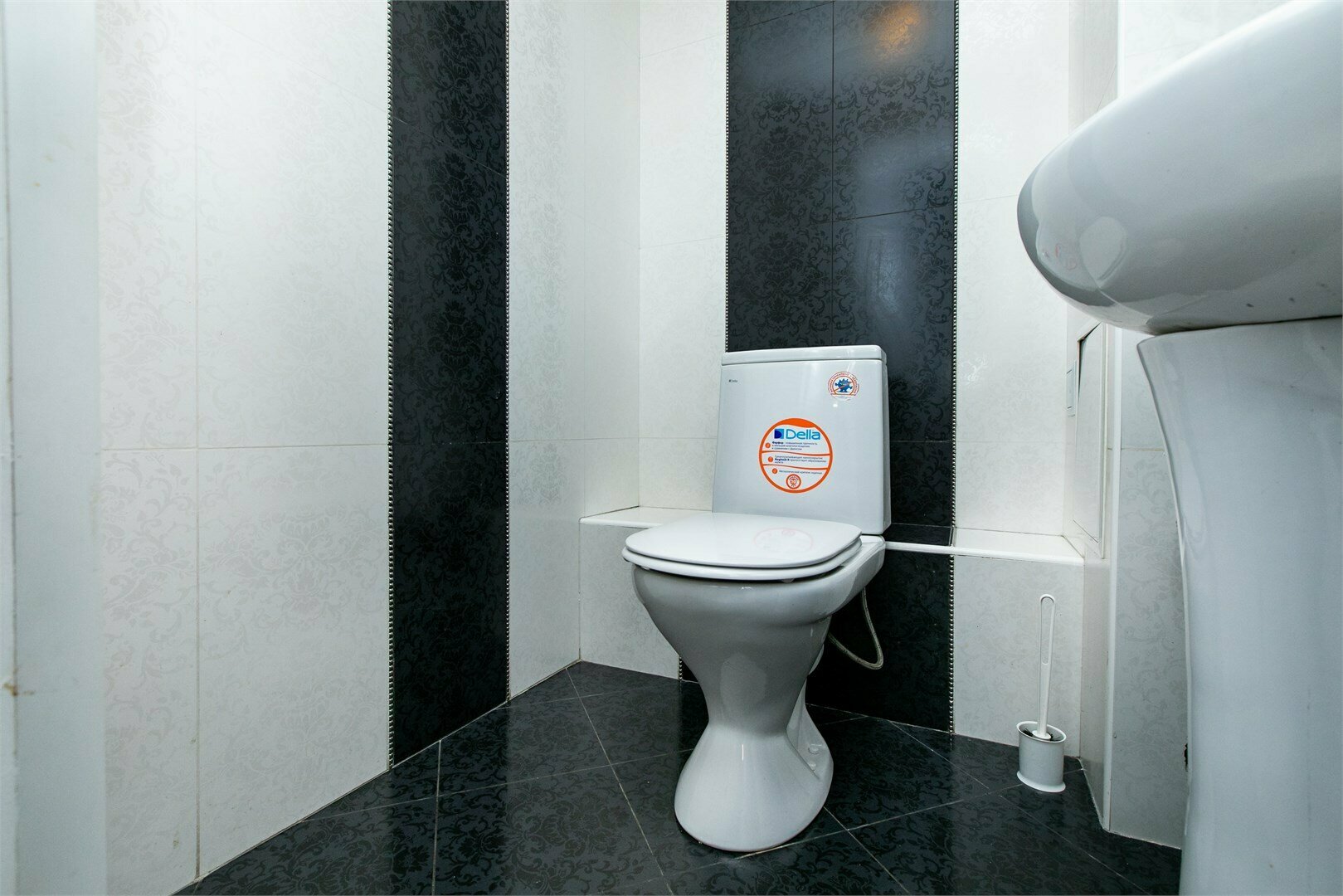 Жилая комната с раздельными кроватями  в 3-х  комнатной квартире,  общим санузлом и кухней Ш10-24 (3)