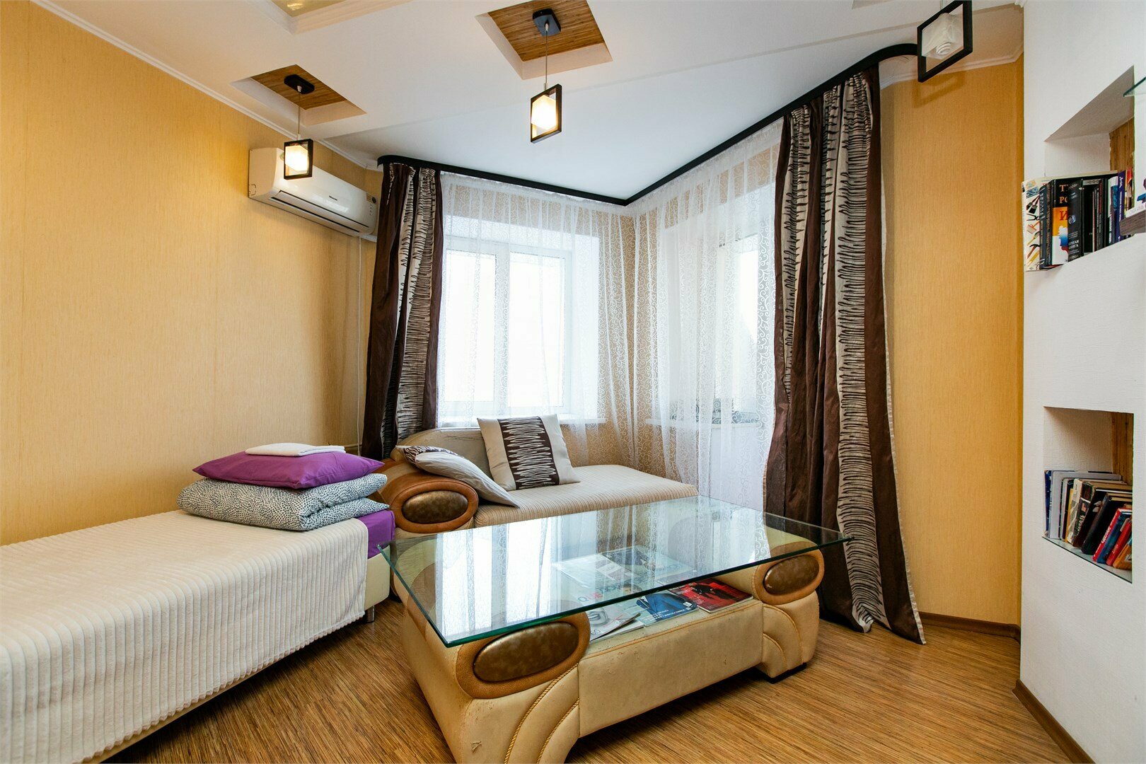 Жилая комната с раздельными кроватями  в 3-х  комнатной квартире,  общим санузлом и кухней Ш10-24 (3)