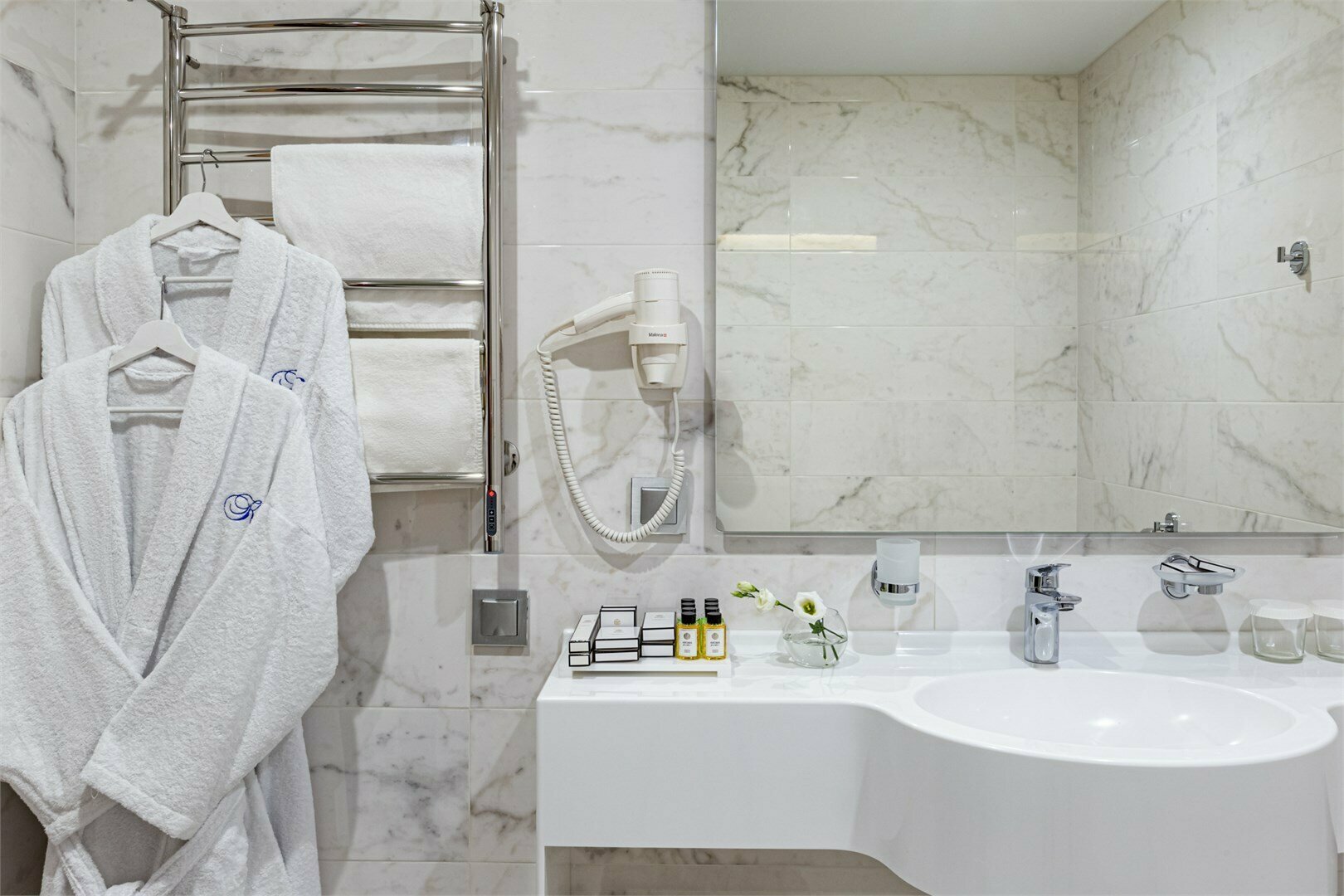 Двухкомнатный Люкс "Санкт-Петербург" с террасой и панорамным видом