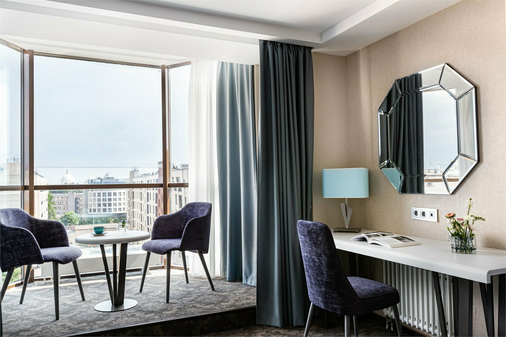 Двухкомнатный Люкс "Санкт-Петербург" с террасой и панорамным видом