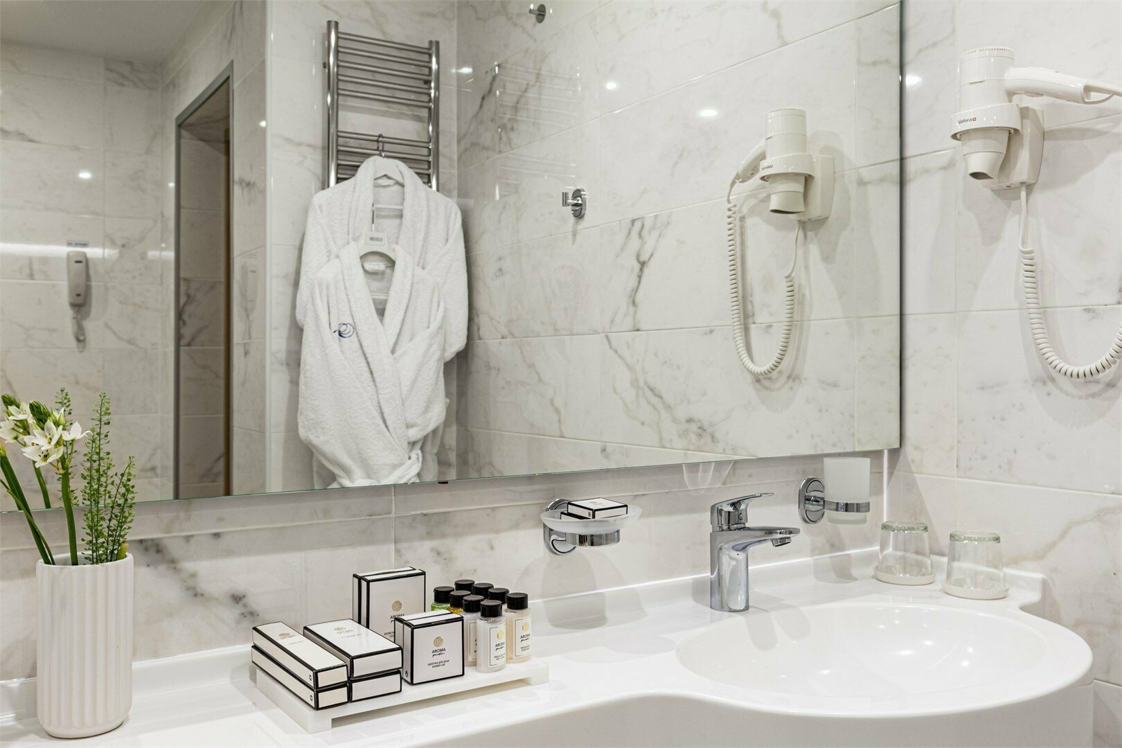 Двухкомнатный Люкс "Костас" с террасой и красивым панорамным видом на город