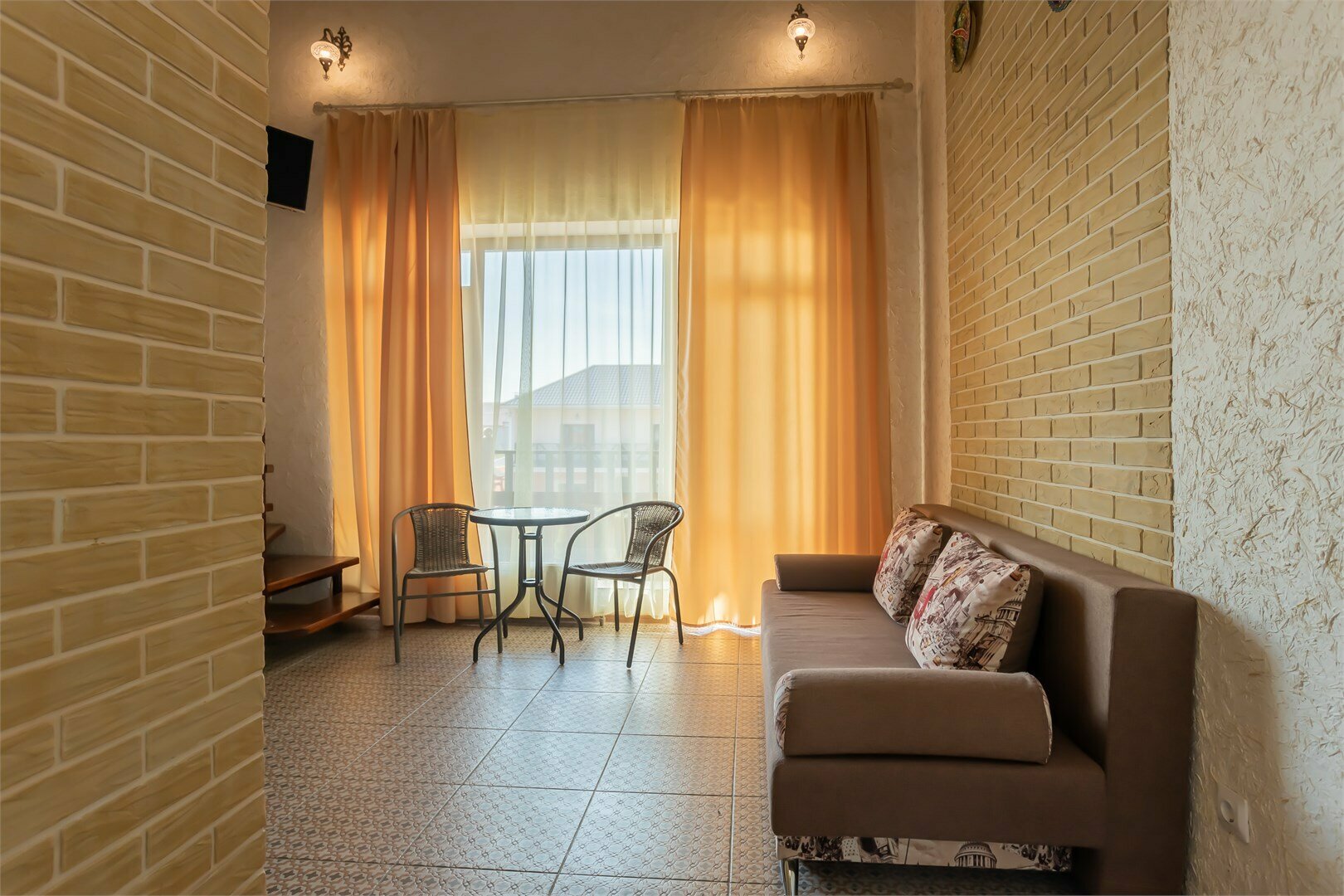 Двухуровневый номер студио