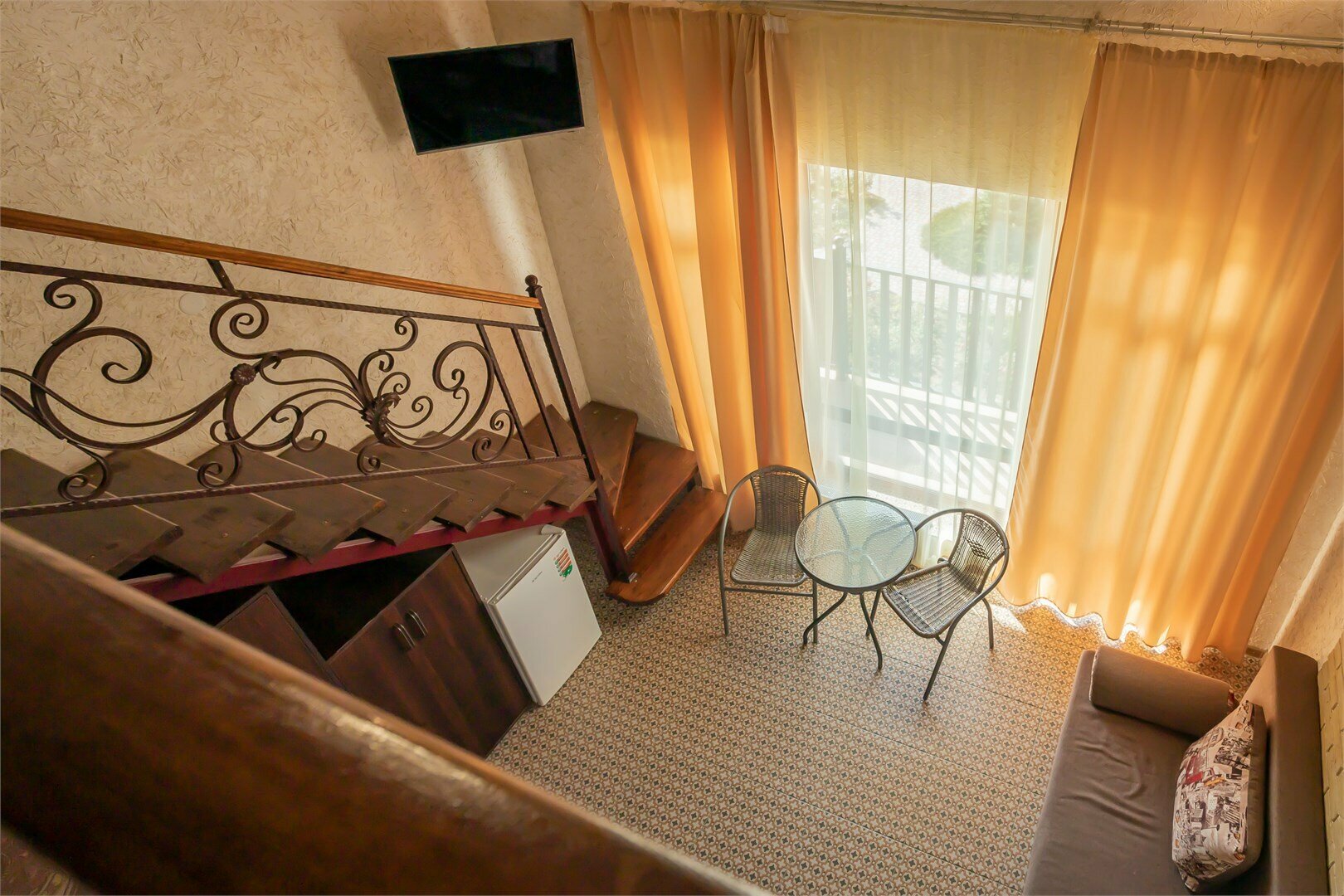 Двухуровневый номер студио