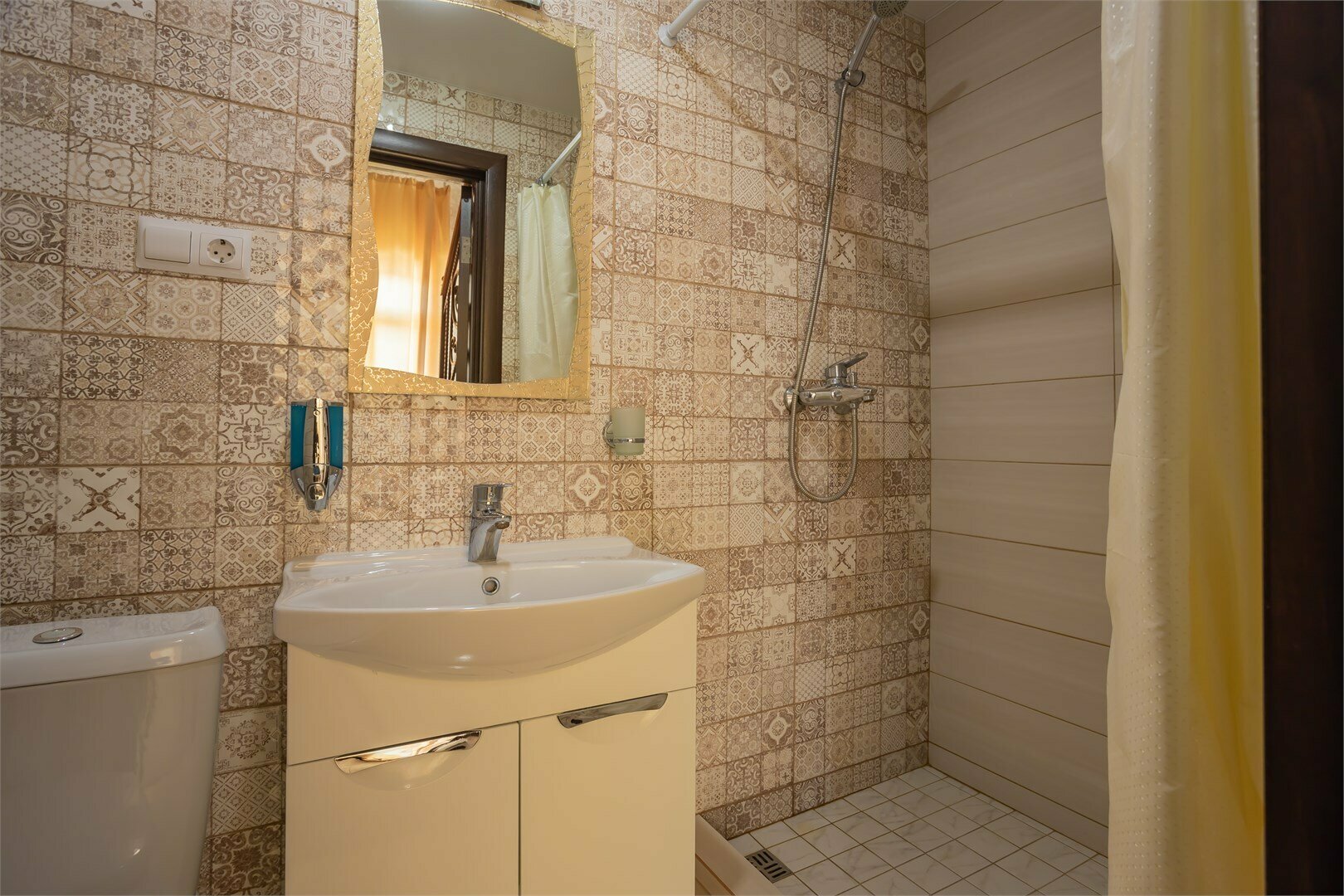 Двухуровневый номер студио