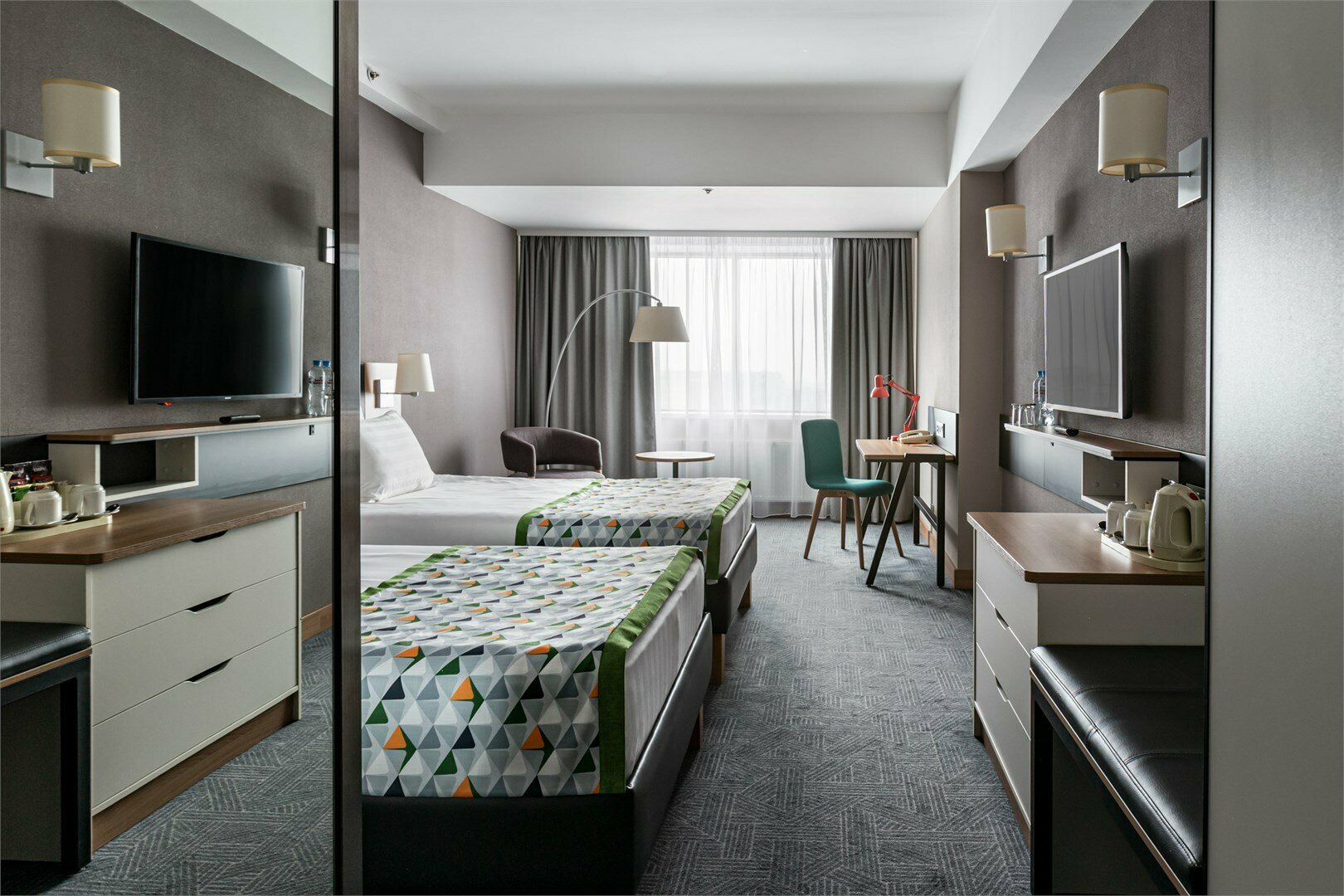 Улучшенный номер с двумя раздельными кроватями