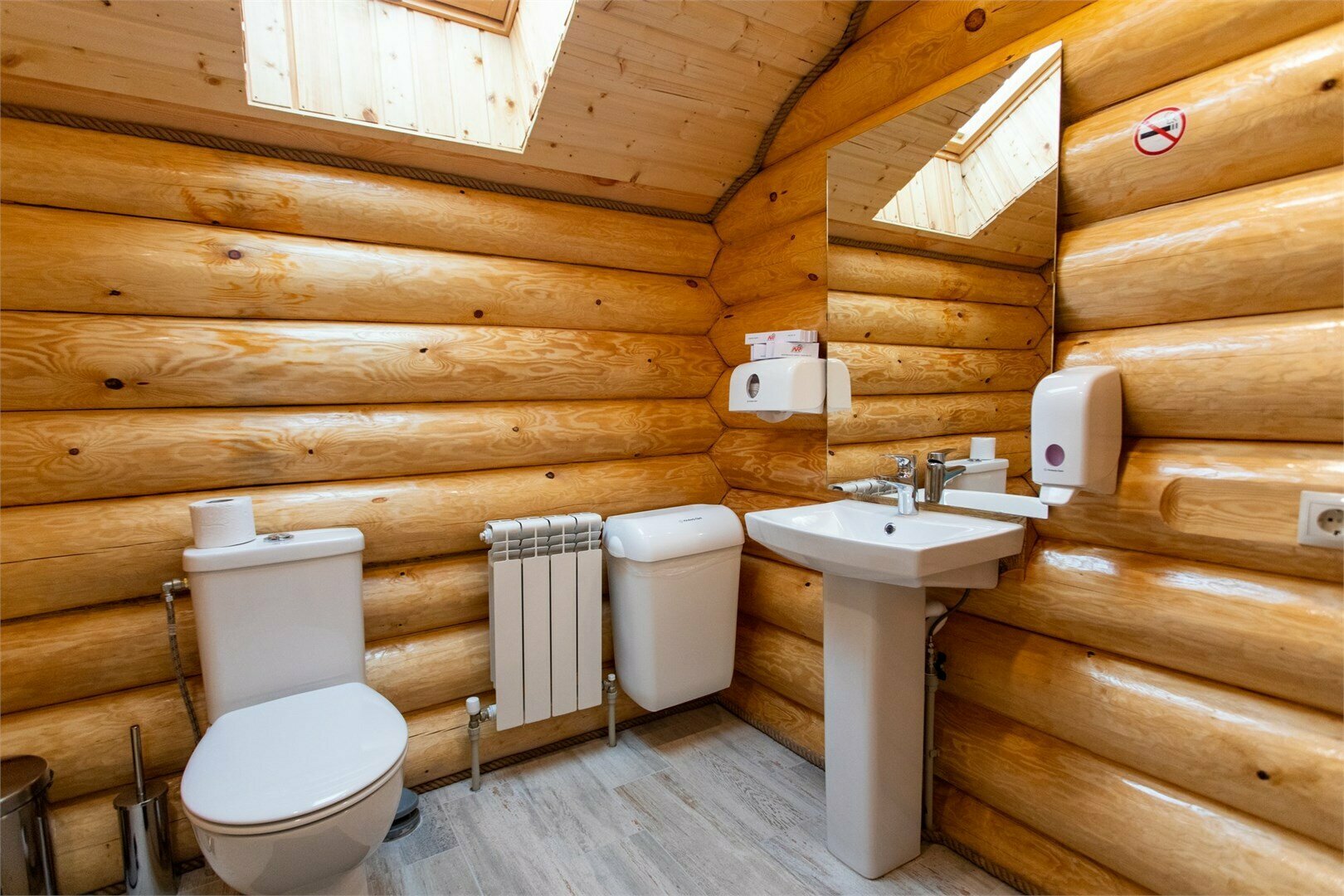 Большой коттедж с баней (211 кв.м)