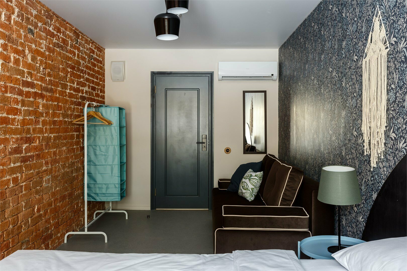 Двухместный номер с общей ванной комнатой