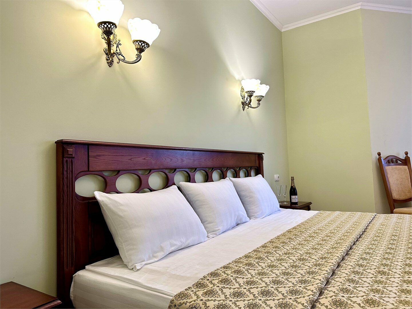 Номера Премиум Люкс с балконом с одной совместной кроватью с видом на море