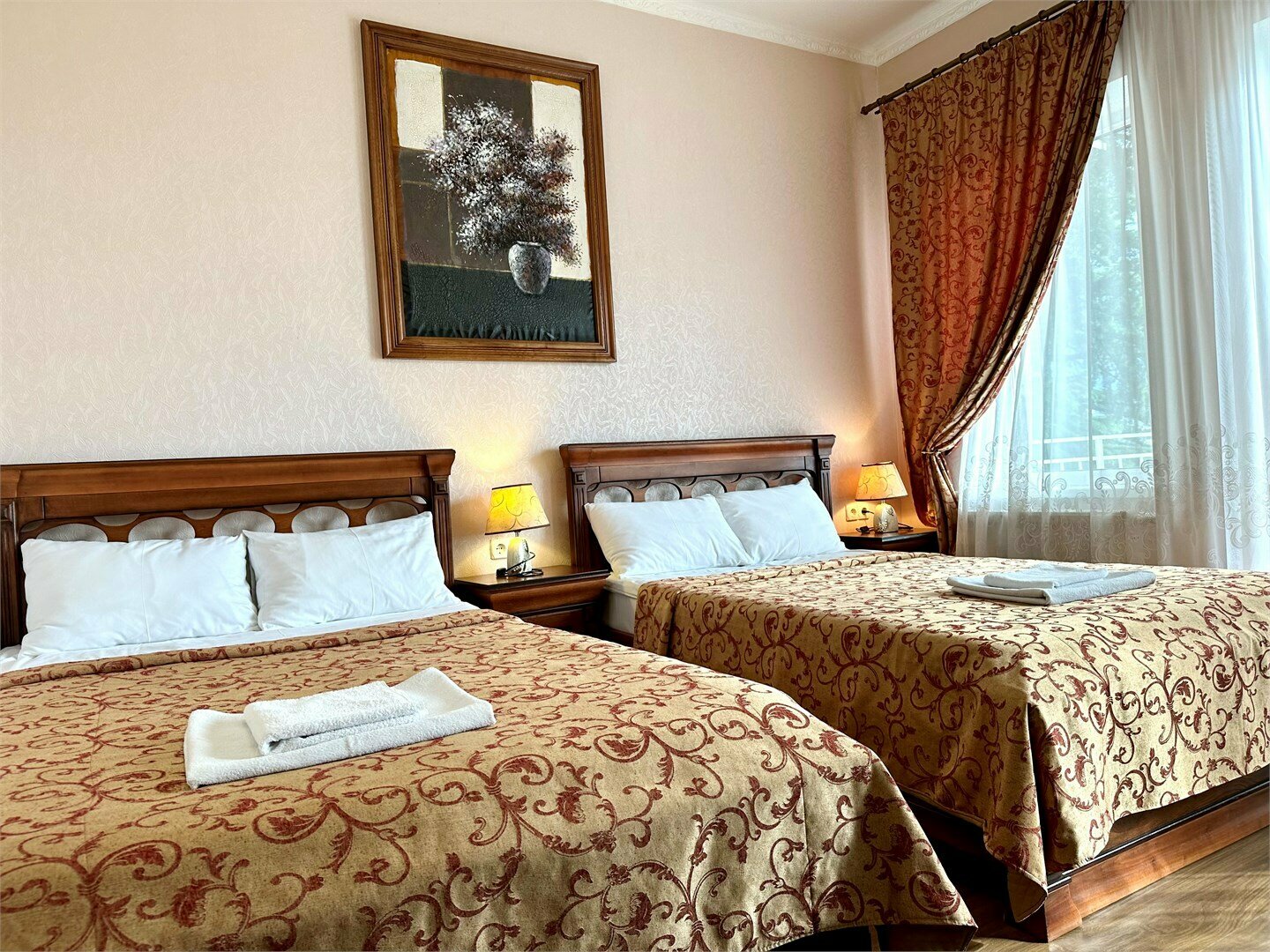 Номера Комфорт с балконом с двумя раздельными кроватями с видом на море