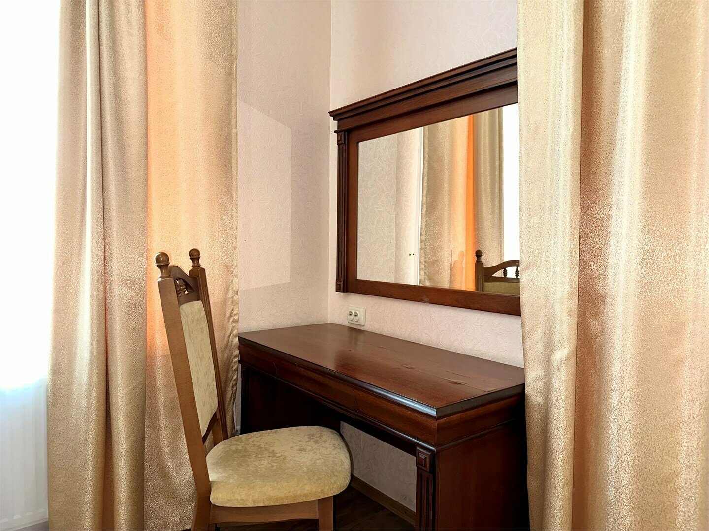 Улучшенный двухместный номер с 1 кроватью