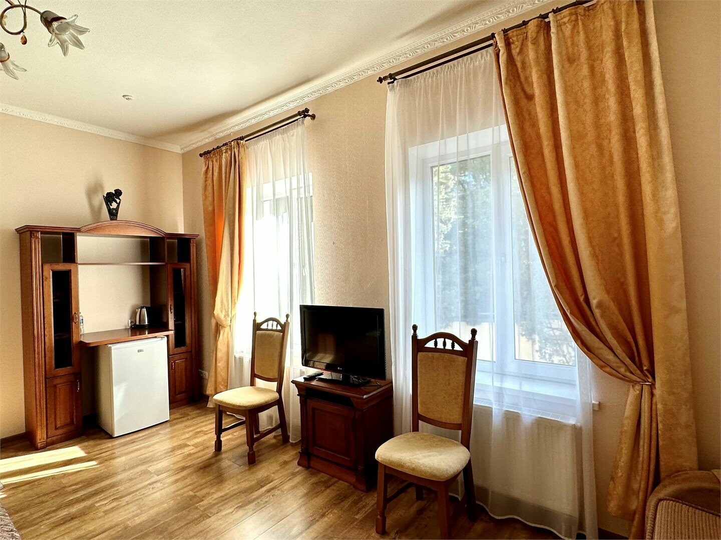 Номера Бизнес без балкона с одной совместной кроватью с видом во двор