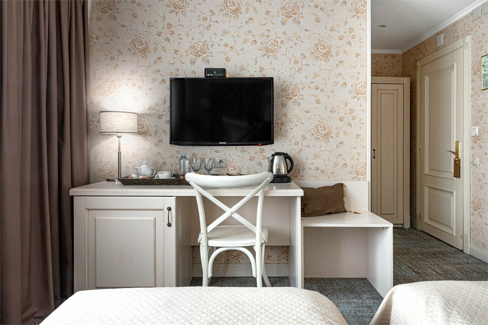 Улучшенный номер с кроватью размера «king-size»